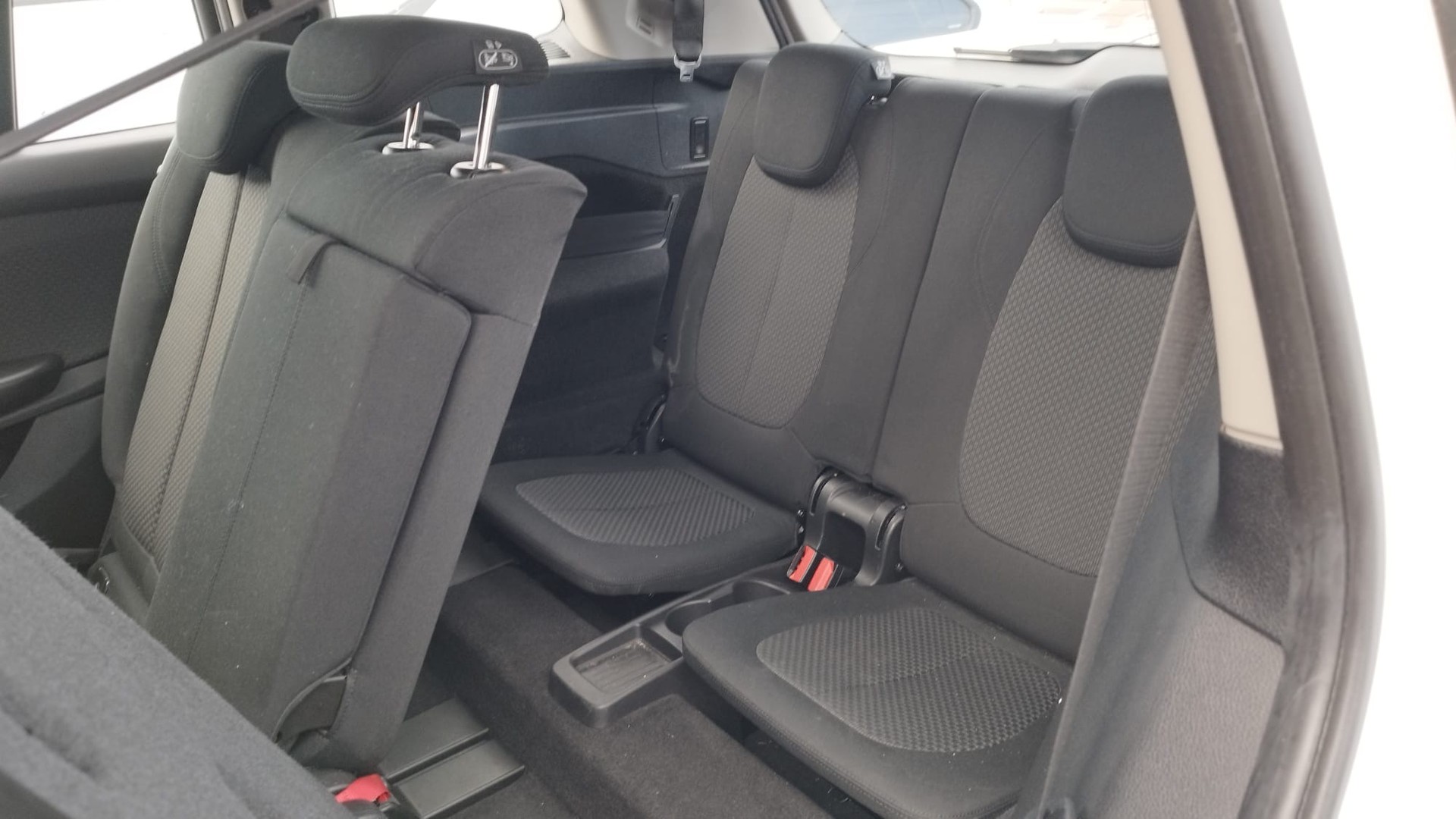 BMW 218d xDrive Gran Tourer Steptronic-image-15
