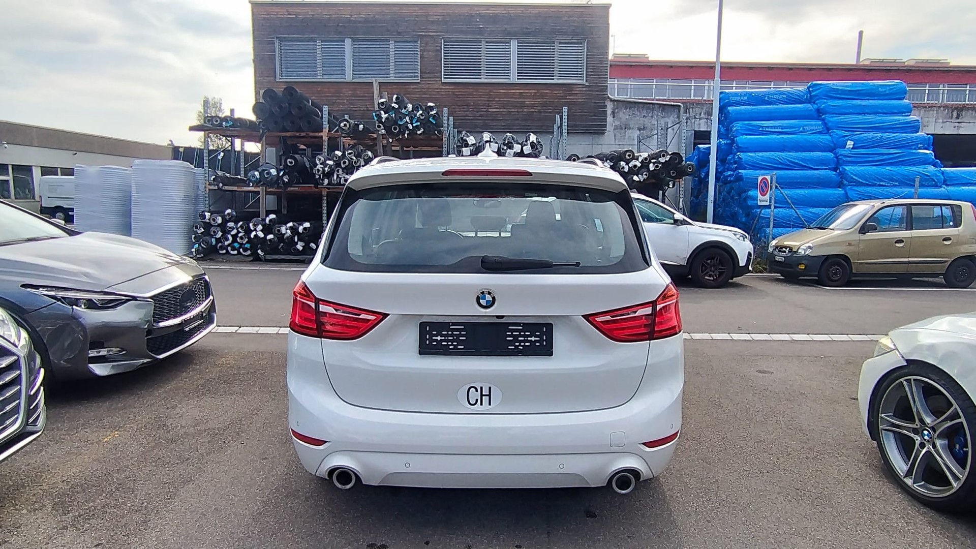 BMW 218d xDrive Gran Tourer Steptronic-image-5
