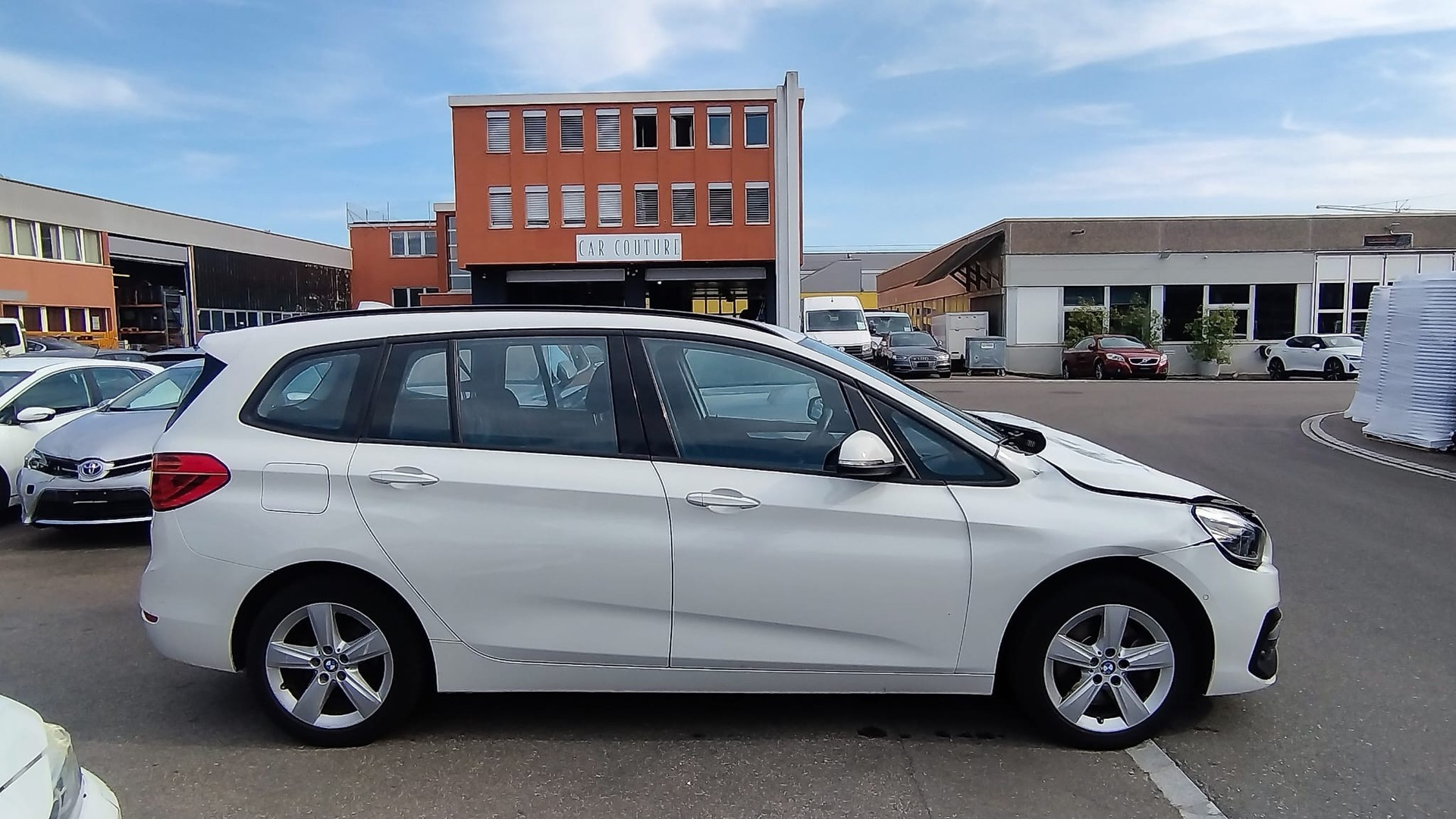 BMW 218d xDrive Gran Tourer Steptronic-image-0