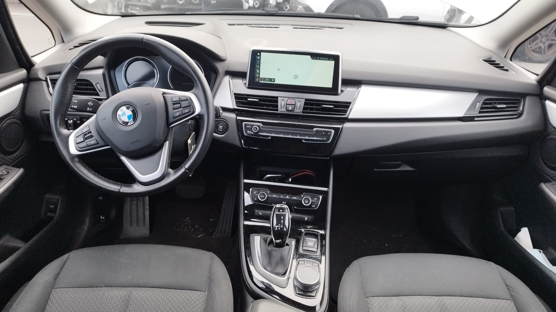 BMW 218d xDrive Gran Tourer Steptronic-image-13