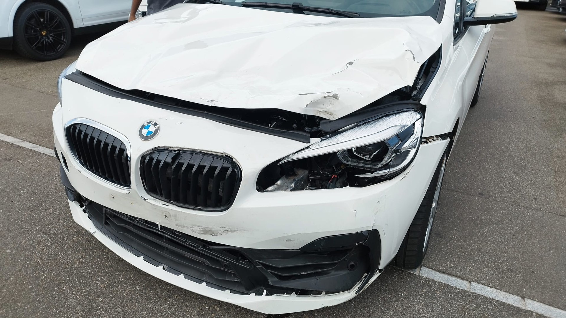 BMW 218d xDrive Gran Tourer Steptronic-image-7