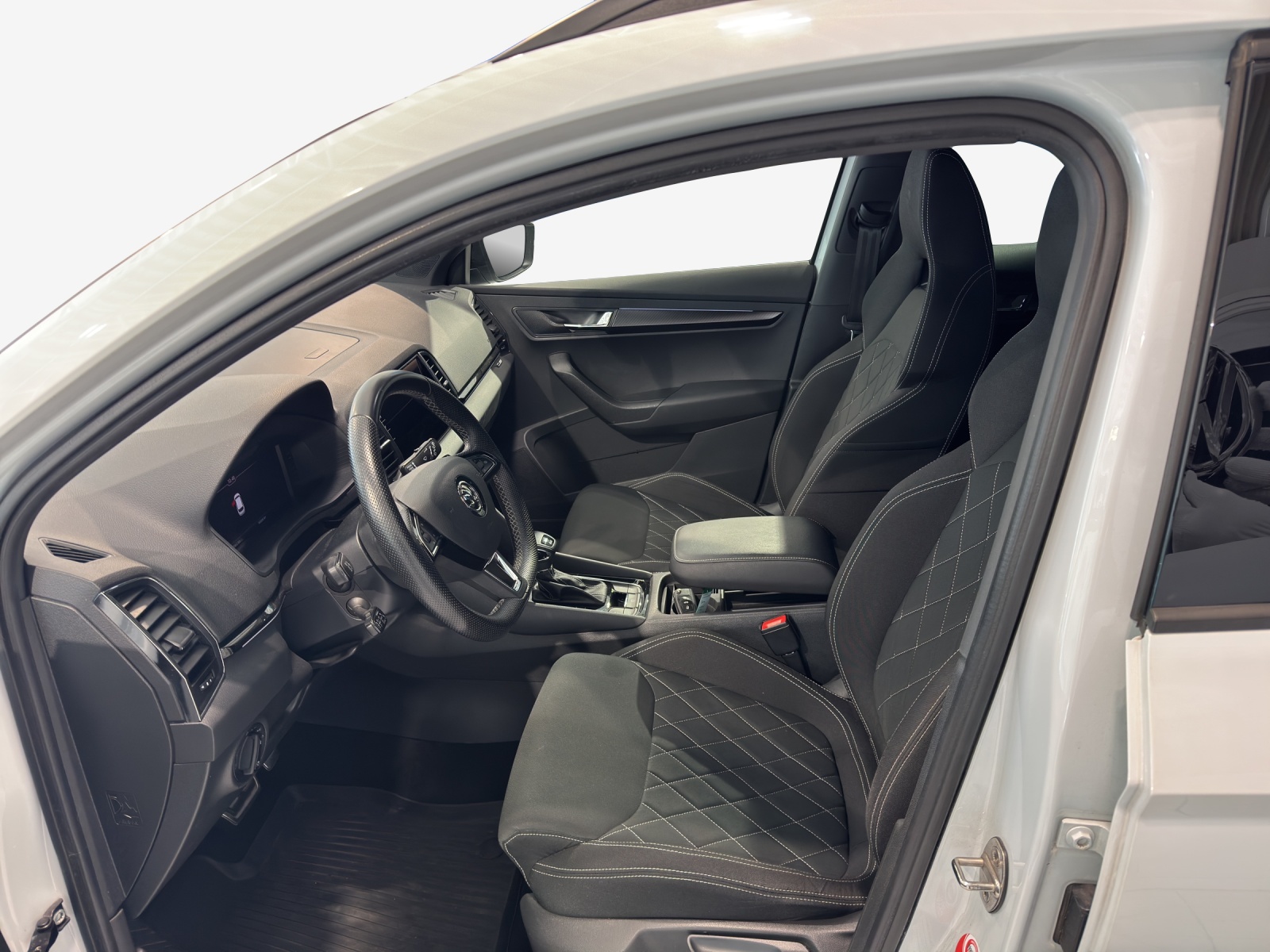 SKODA Karoq 2.0 TSI SportLine 4x4 DSG-image-7