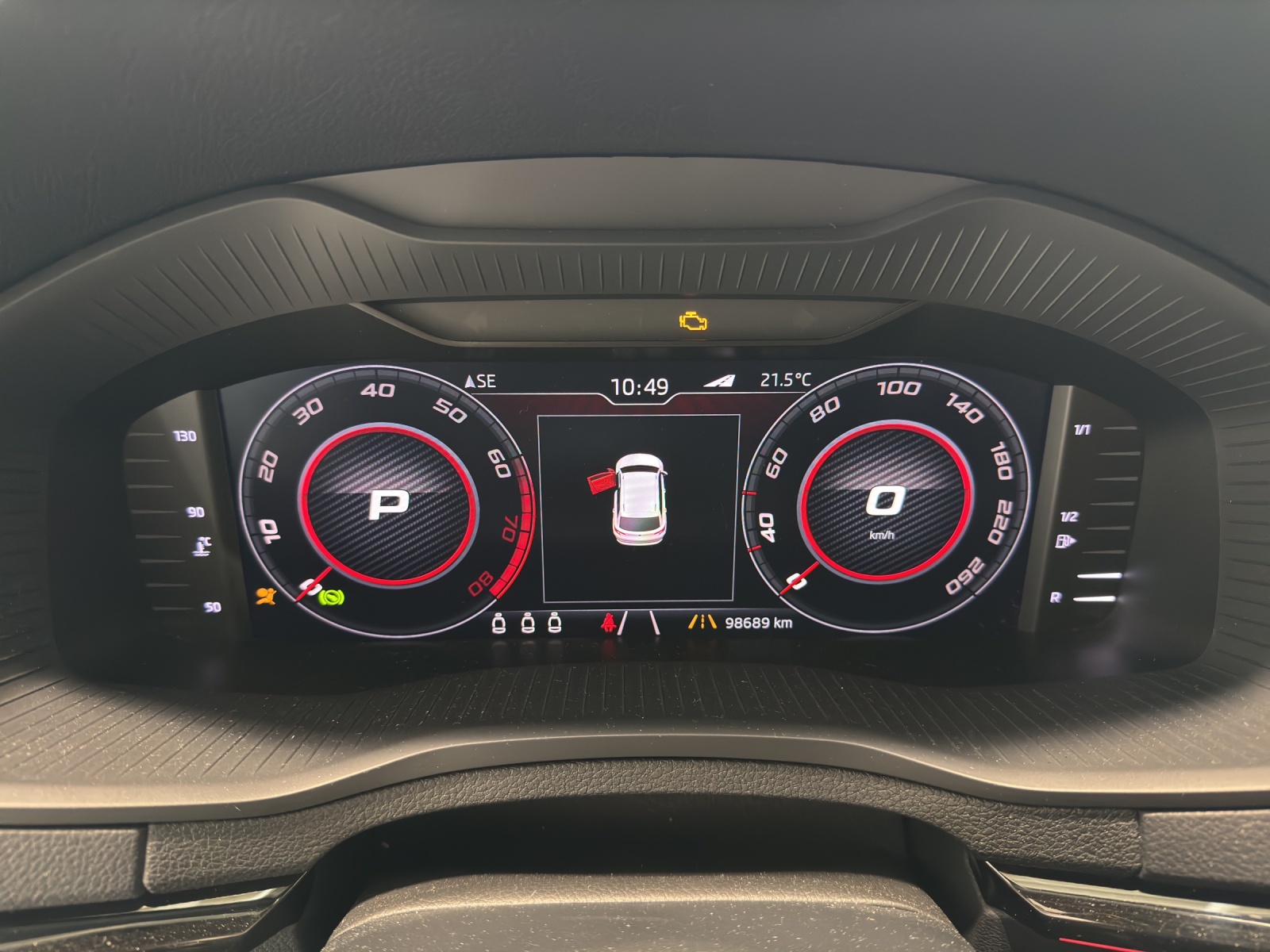 SKODA Karoq 2.0 TSI SportLine 4x4 DSG-image-13