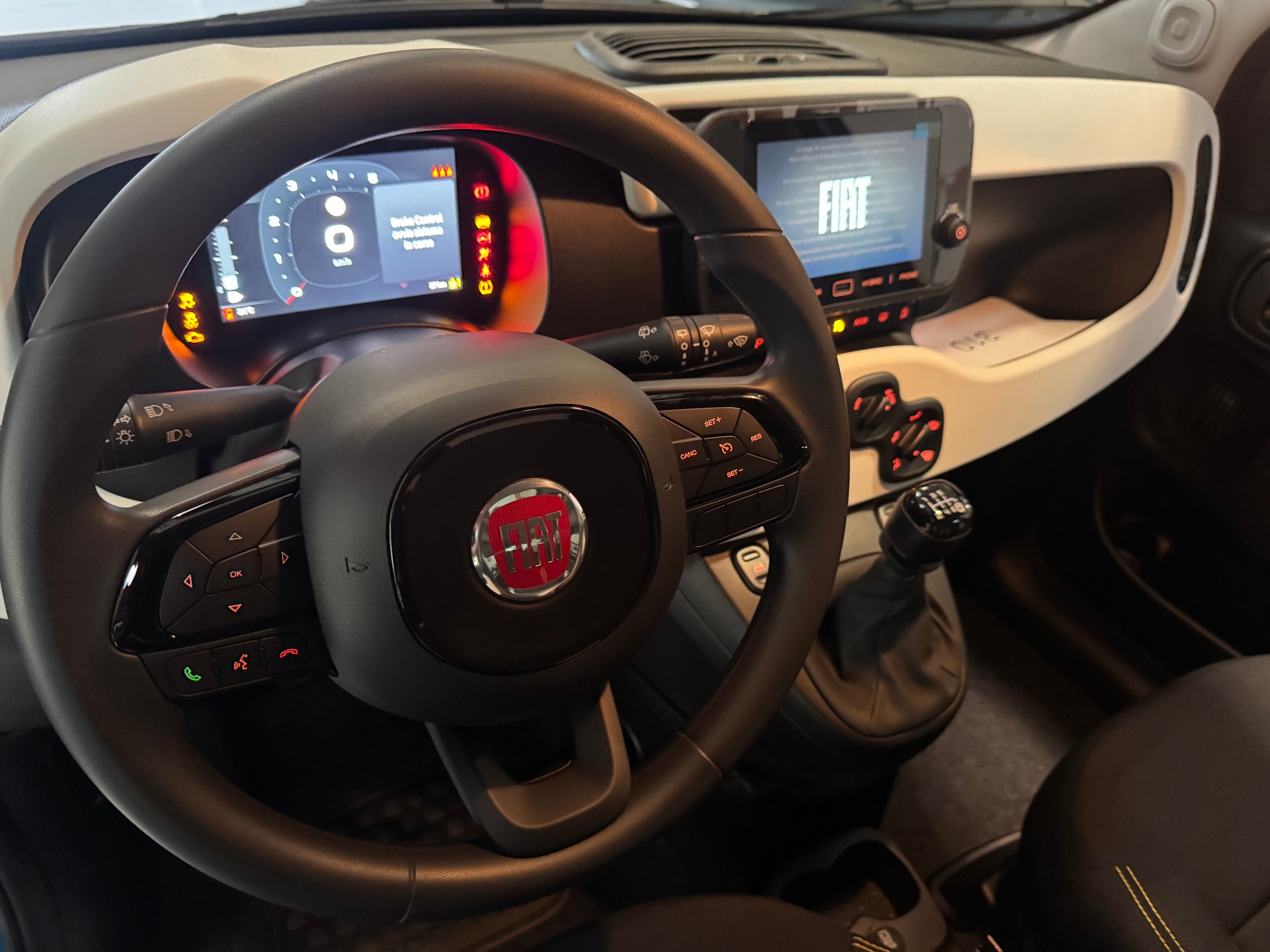 FIAT Pandina 1.0 MHEV Cross-image-5