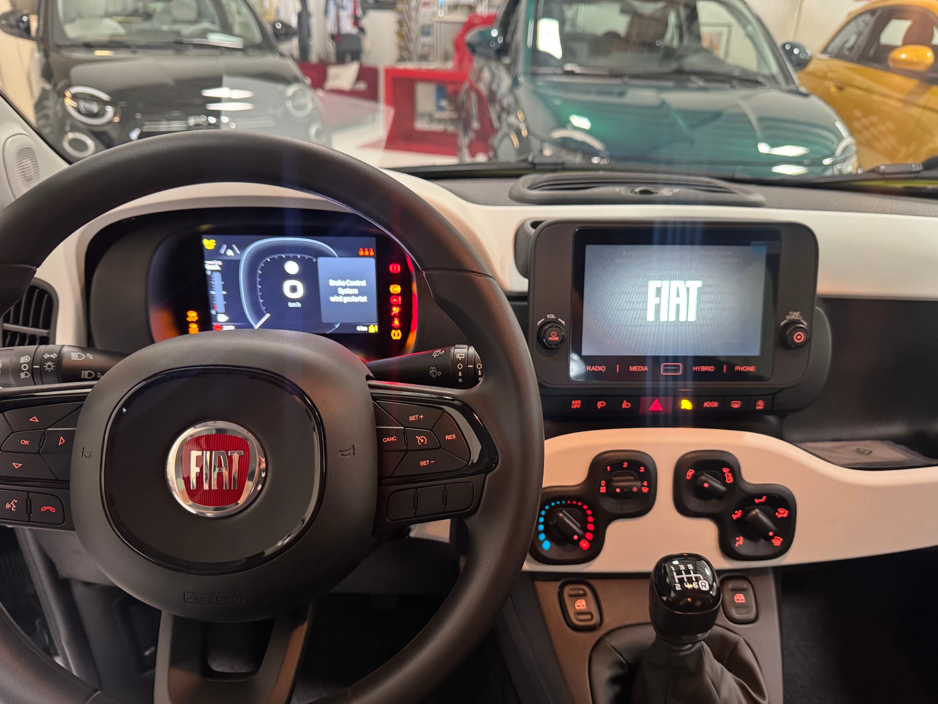 FIAT Pandina 1.0 MHEV Cross-image-9