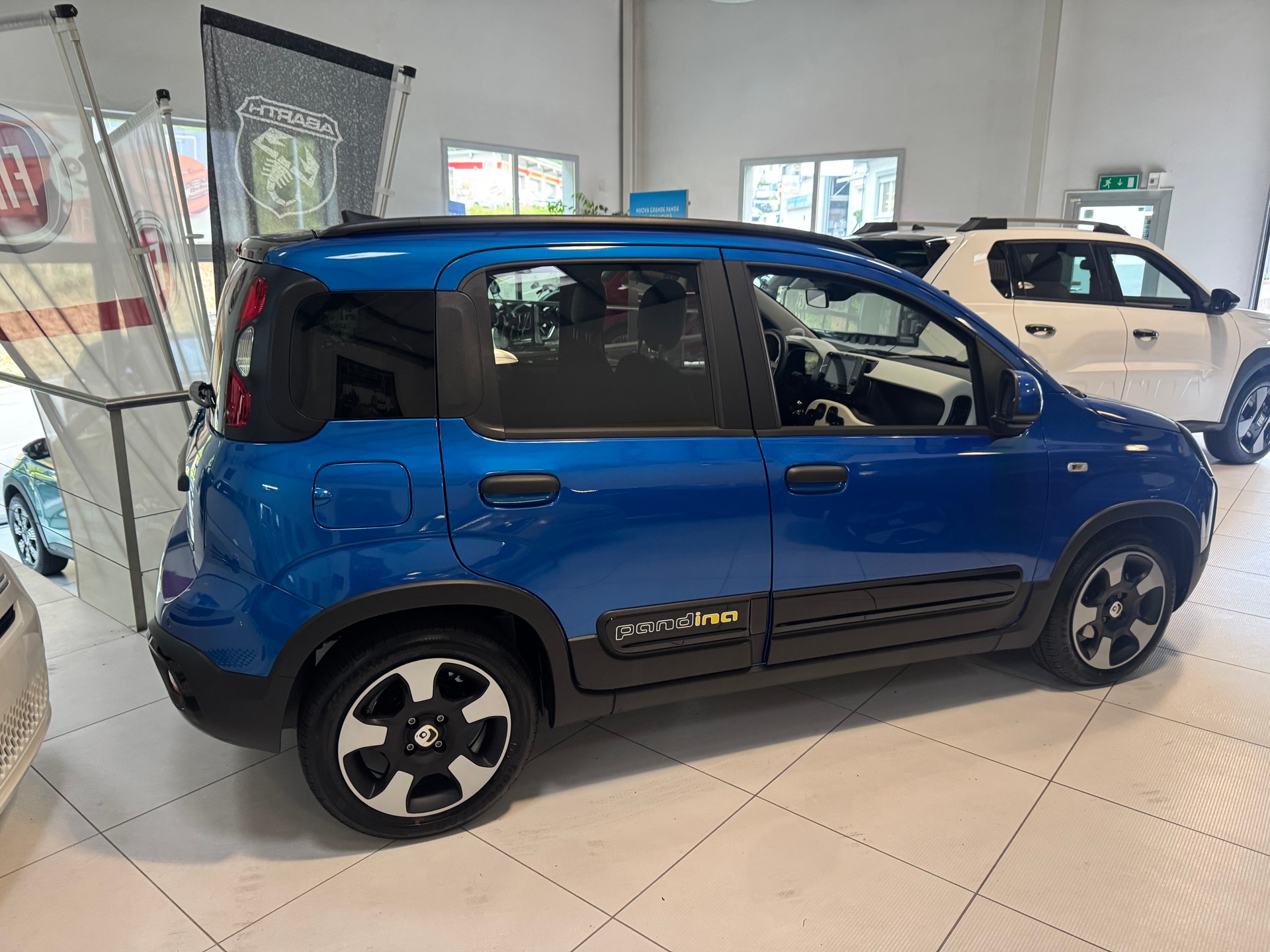 FIAT Pandina 1.0 MHEV Cross-image-1