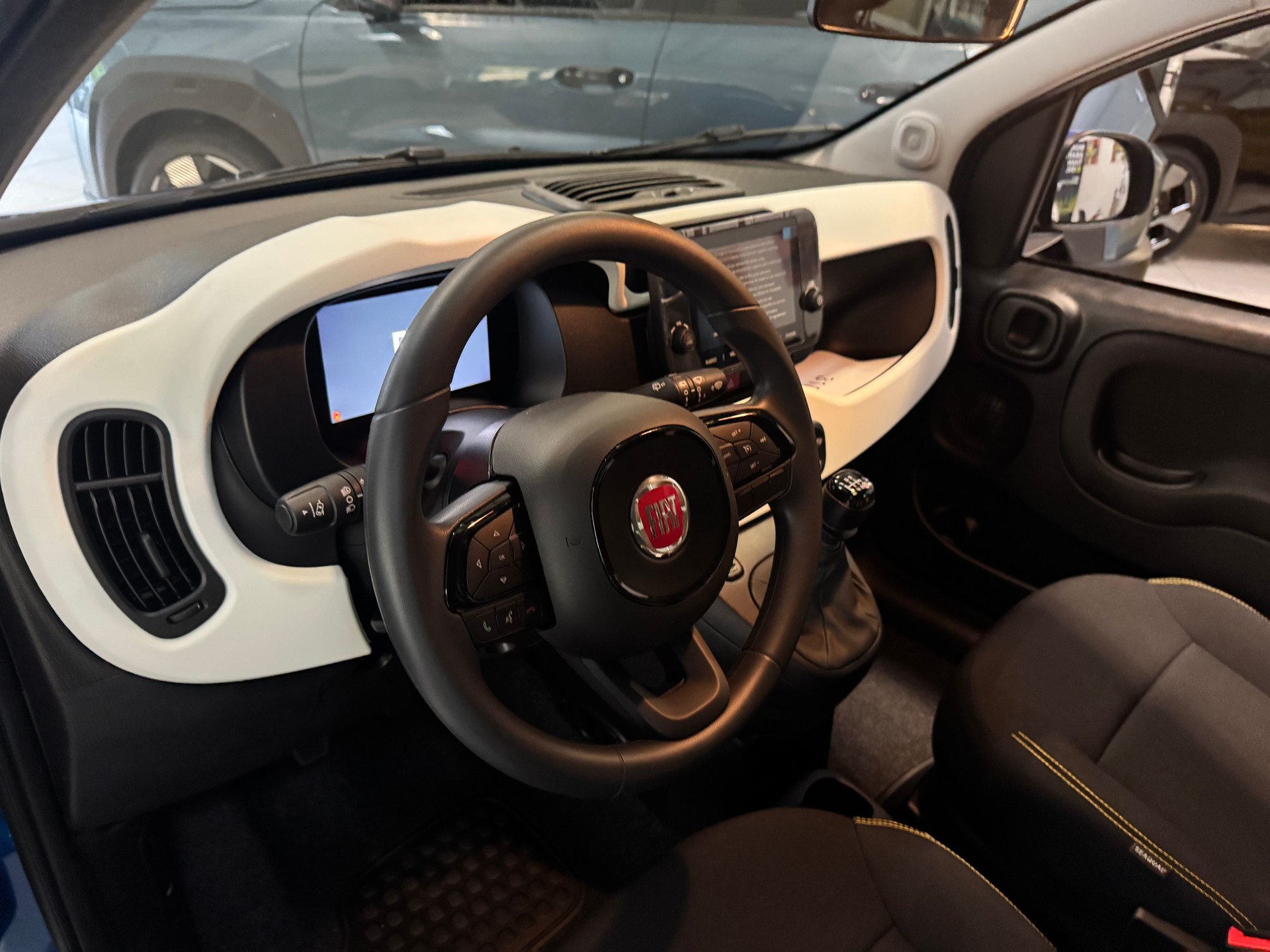 FIAT Pandina 1.0 MHEV Cross-image-6