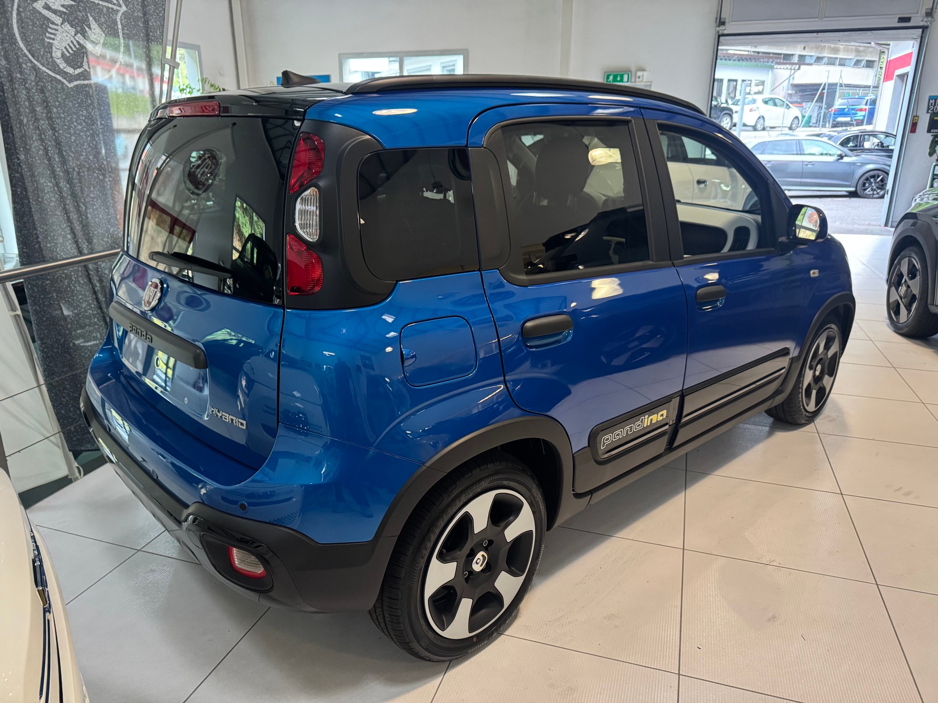 FIAT Pandina 1.0 MHEV Cross-image-2