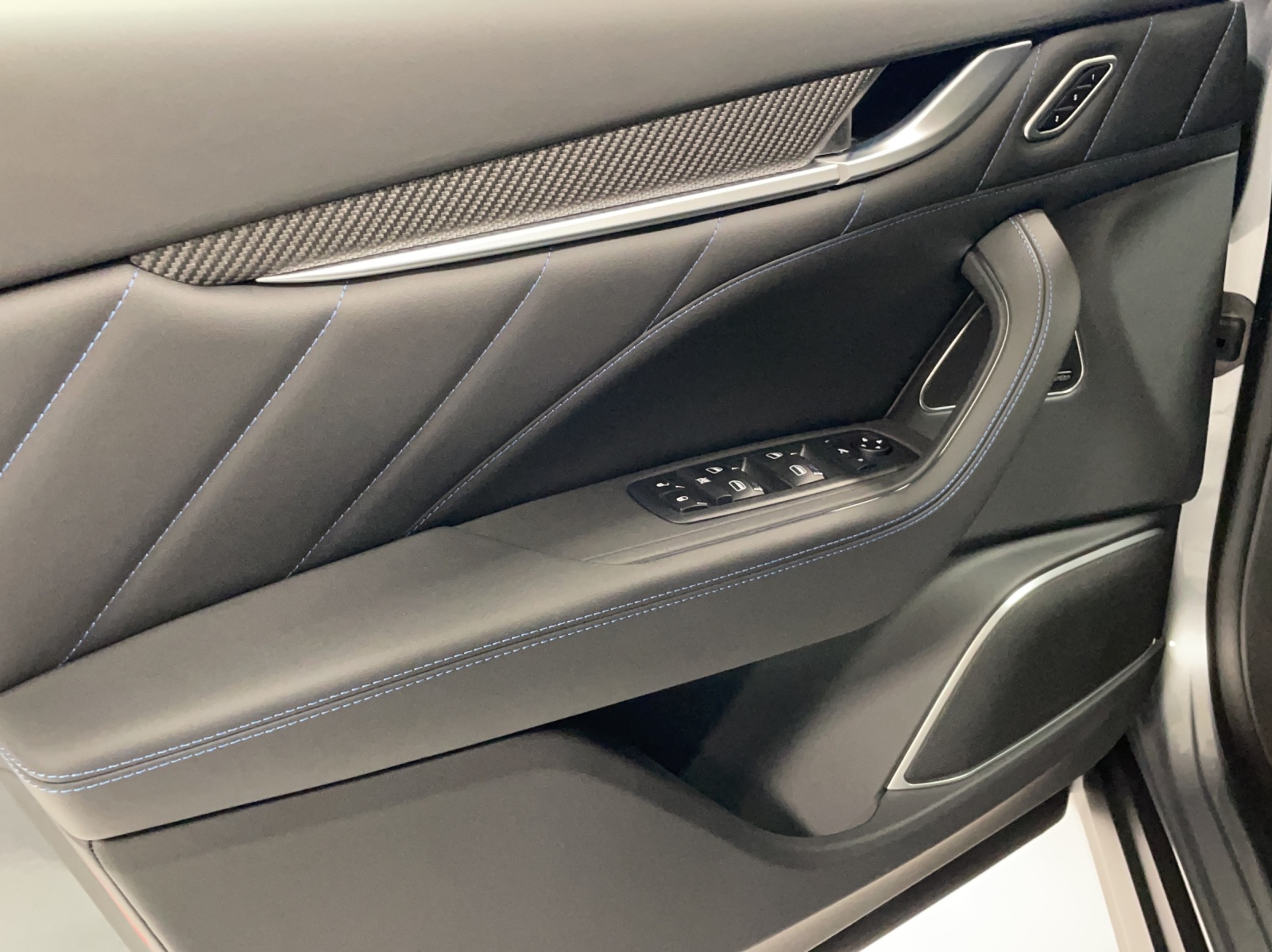 MASERATI Levante 2.0 GT Executive Hybrid-image-10