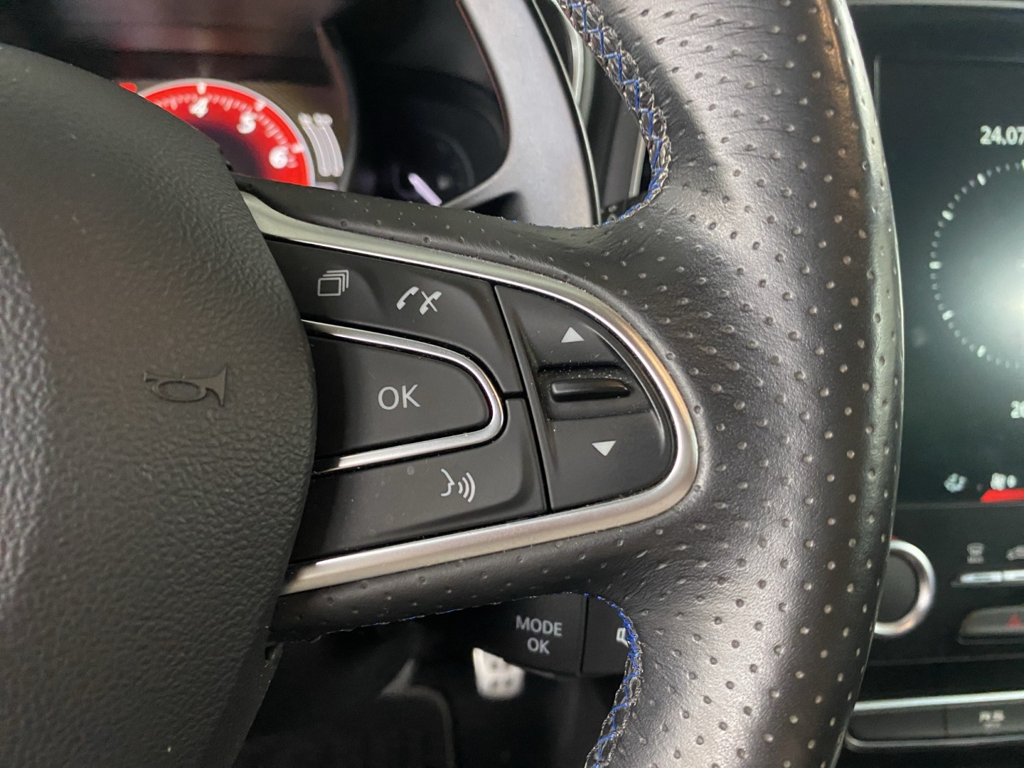 RENAULT Mégane 1.6 16V Turbo GT EDC-image-14