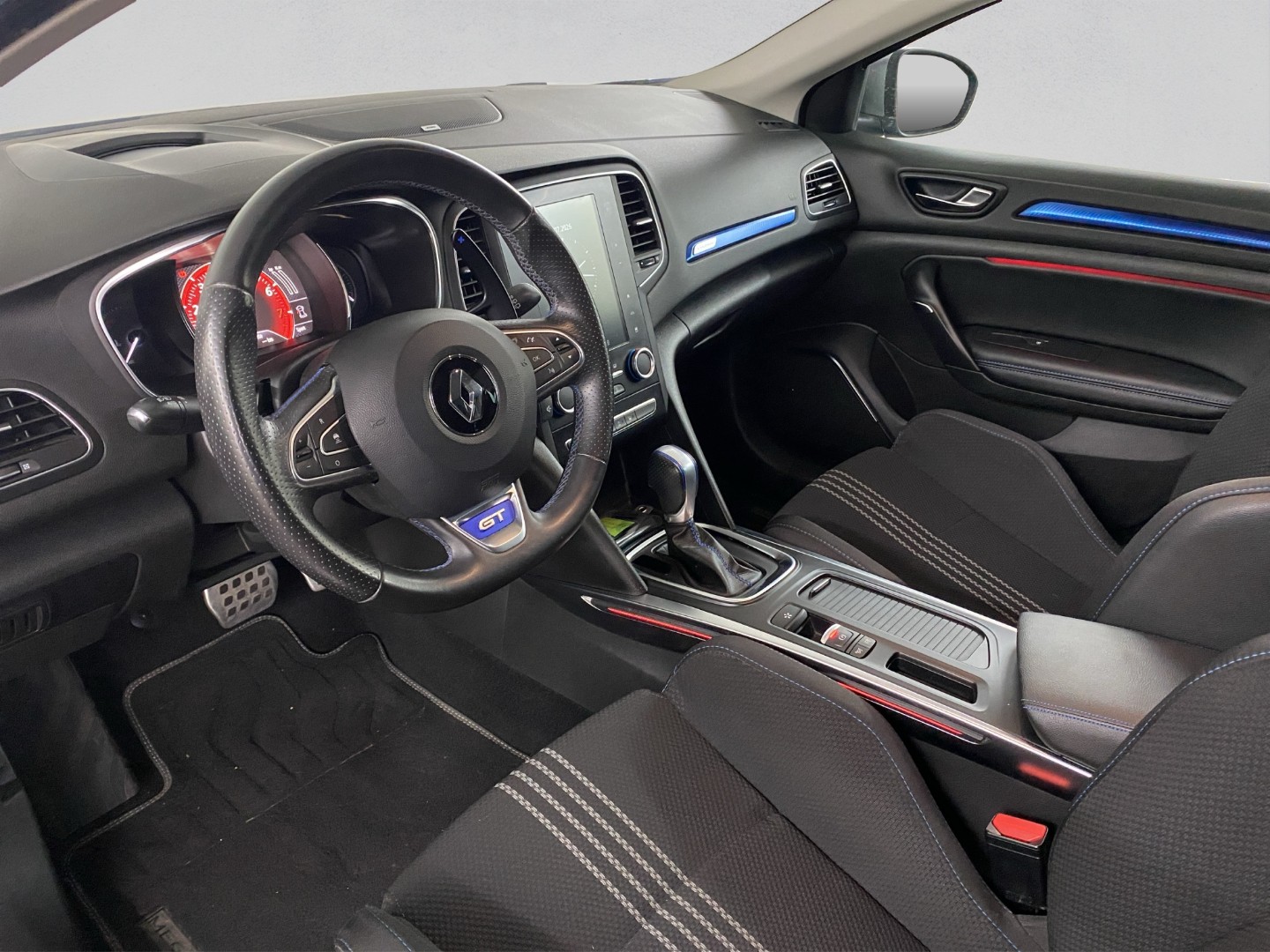 RENAULT Mégane 1.6 16V Turbo GT EDC-image-11