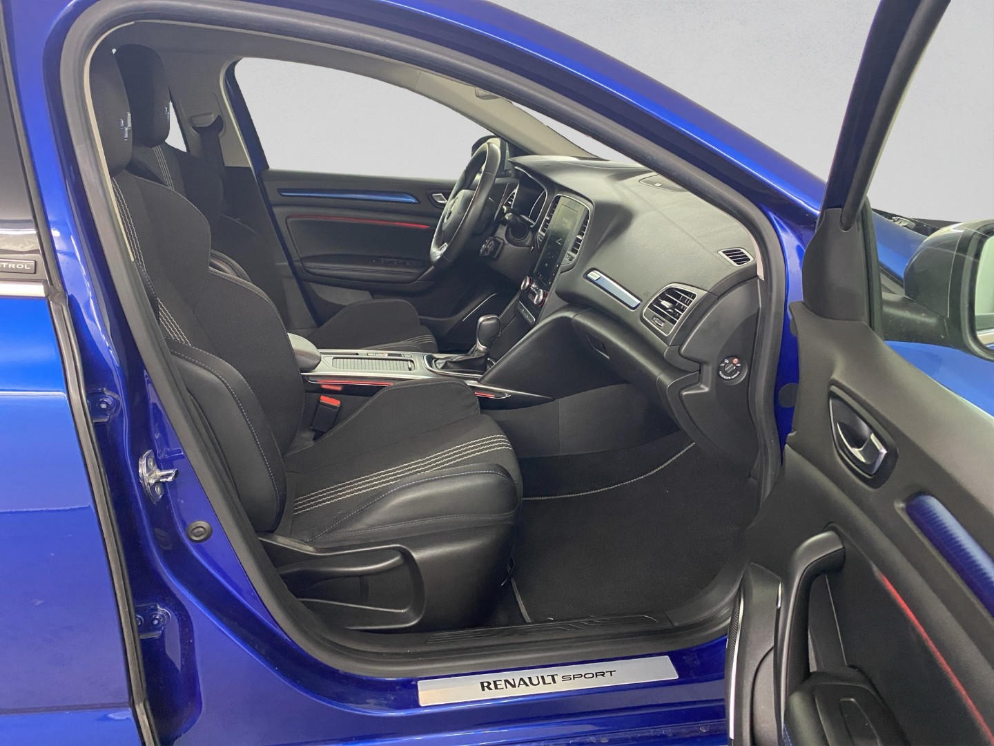RENAULT Mégane 1.6 16V Turbo GT EDC-image-13