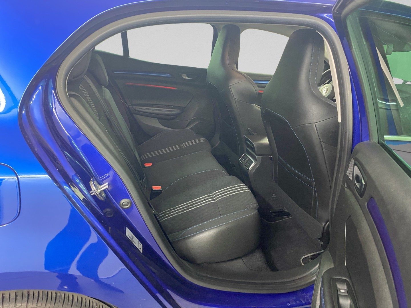 RENAULT Mégane 1.6 16V Turbo GT EDC-image-22