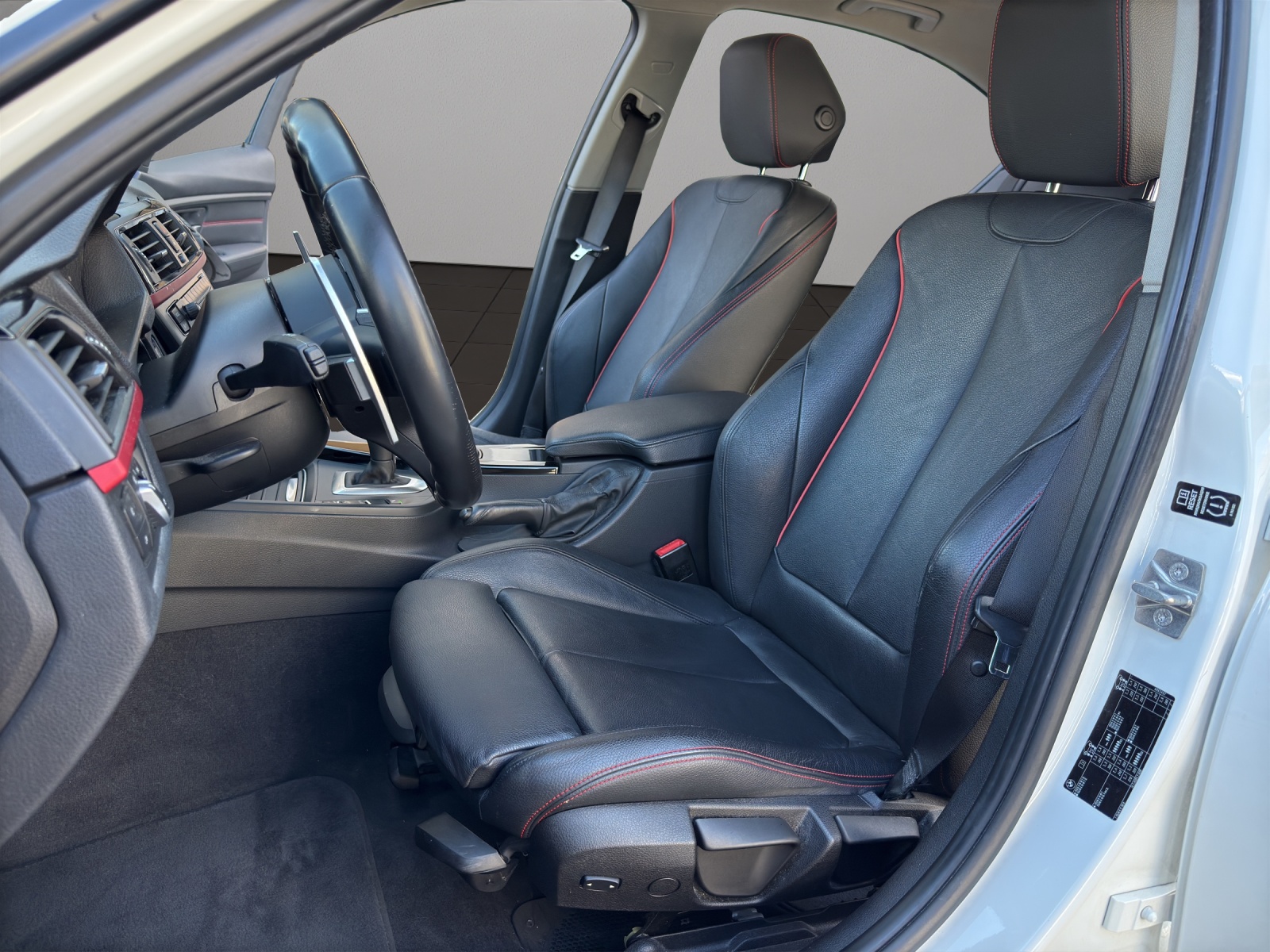BMW 328i Sport Line Steptronic-image-8