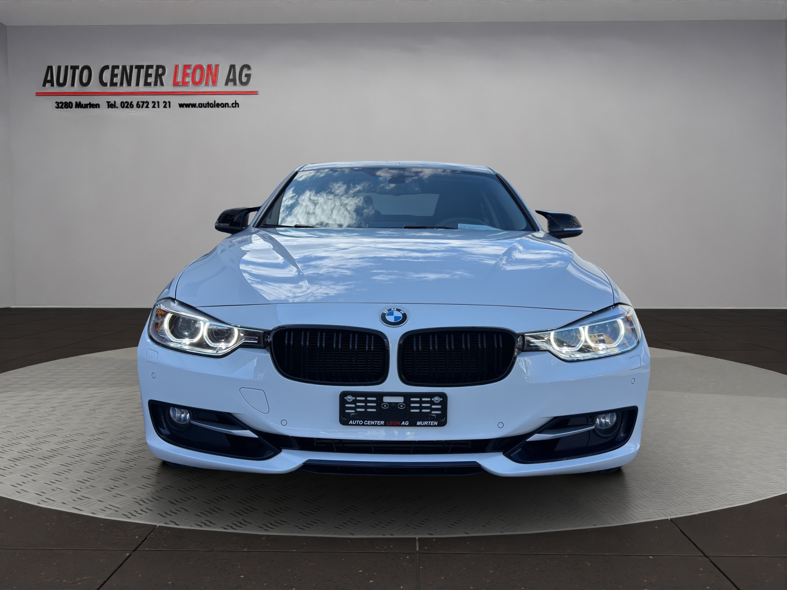 BMW 328i Sport Line Steptronic-image-0