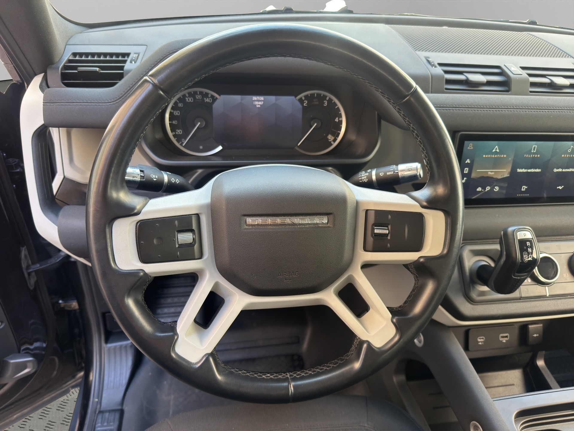 LAND ROVER Defender 110 3.0 D I6 200-image-5