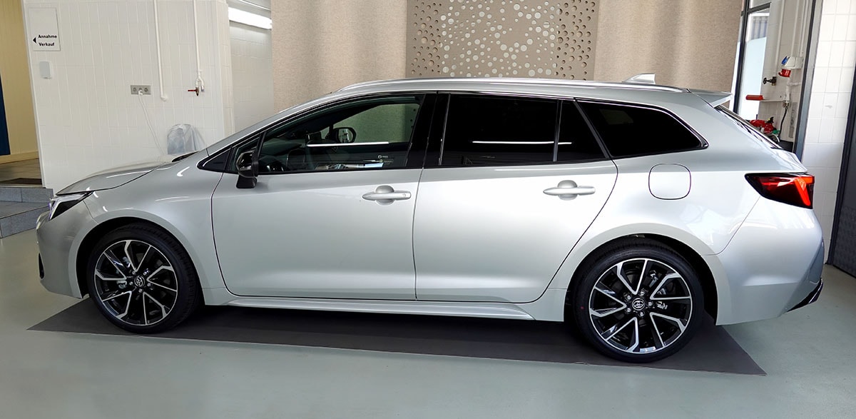 TOYOTA Corolla Touring Sports 2.0 HSD Premium e-CVT, Volleder-image-1