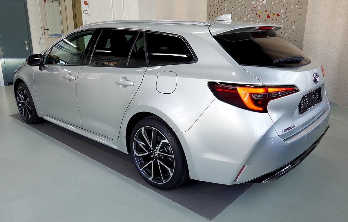 TOYOTA Corolla Touring Sports 2.0 HSD Premium e-CVT, Volleder-image-2