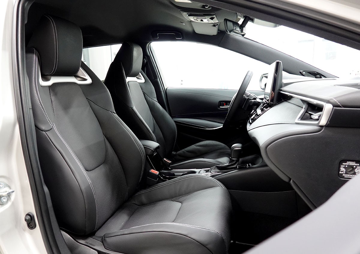 TOYOTA Corolla Touring Sports 2.0 HSD Premium e-CVT, Volleder-image-3