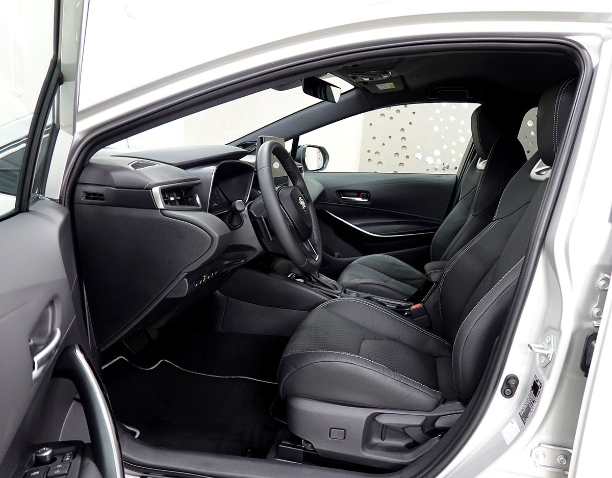TOYOTA Corolla Touring Sports 2.0 HSD Premium e-CVT, Volleder-image-6