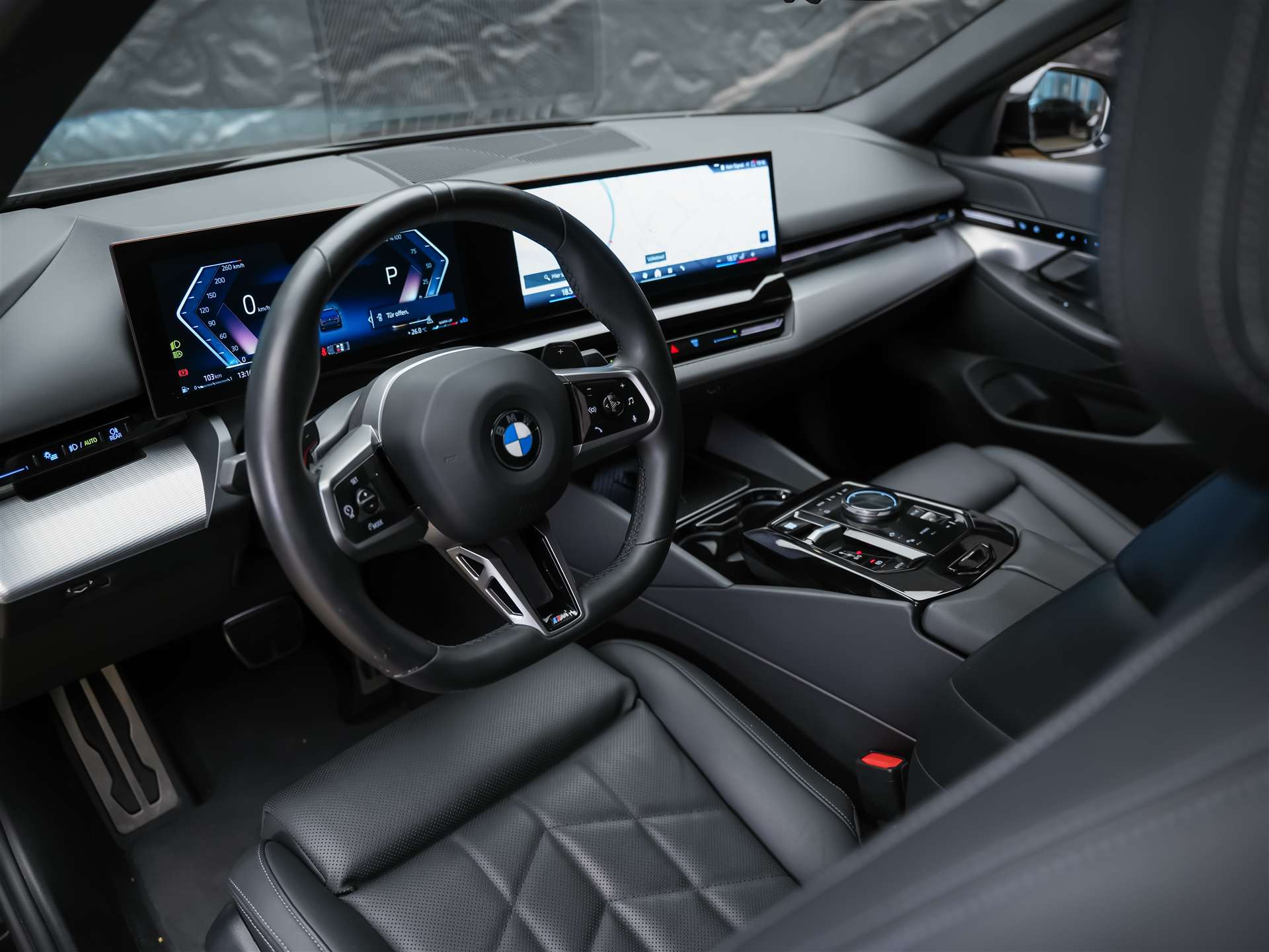 BMW 520d xDrive M Sport Steptronic *21" Felgen*All Black*Driving Assistant Plus*-image-7