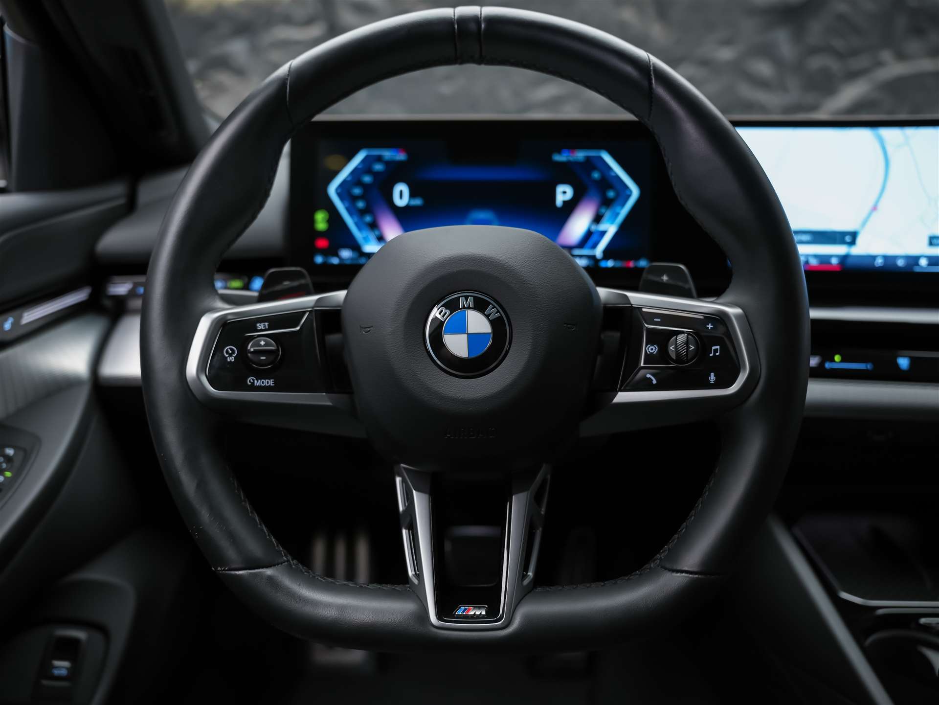BMW 520d xDrive M Sport Steptronic *21" Felgen*All Black*Driving Assistant Plus*-image-26