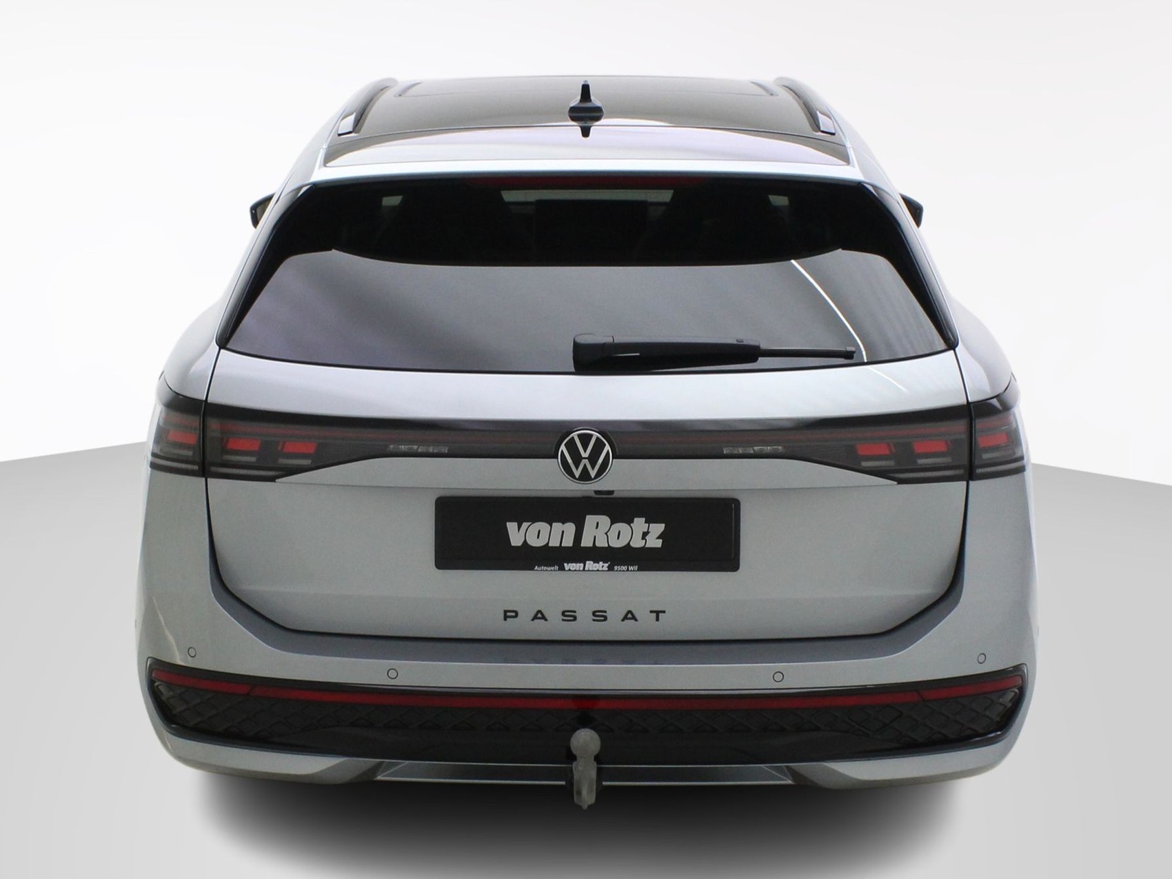 VW Passat Variant 2.0 TDI DSG R-Line 4Motion **R-Line Signature**-image-3