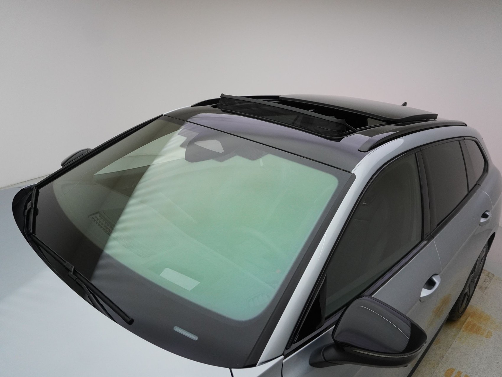 VW Passat Variant 2.0 TDI DSG R-Line 4Motion **R-Line Signature**-image-7