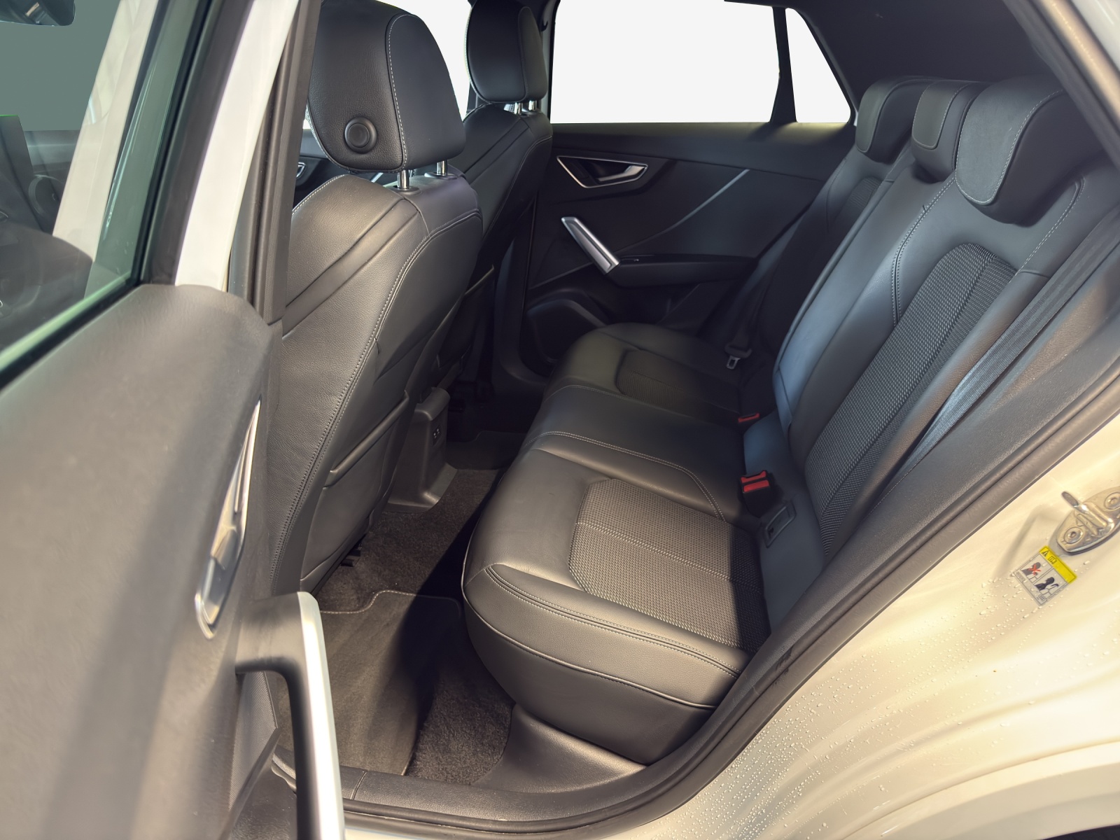 AUDI Q2 35 TFSI S line S-tronic-image-11