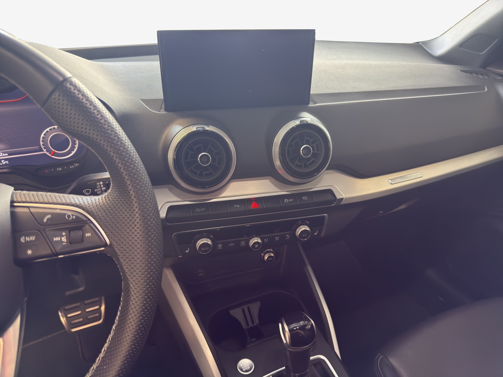 AUDI Q2 35 TFSI S line S-tronic-image-10