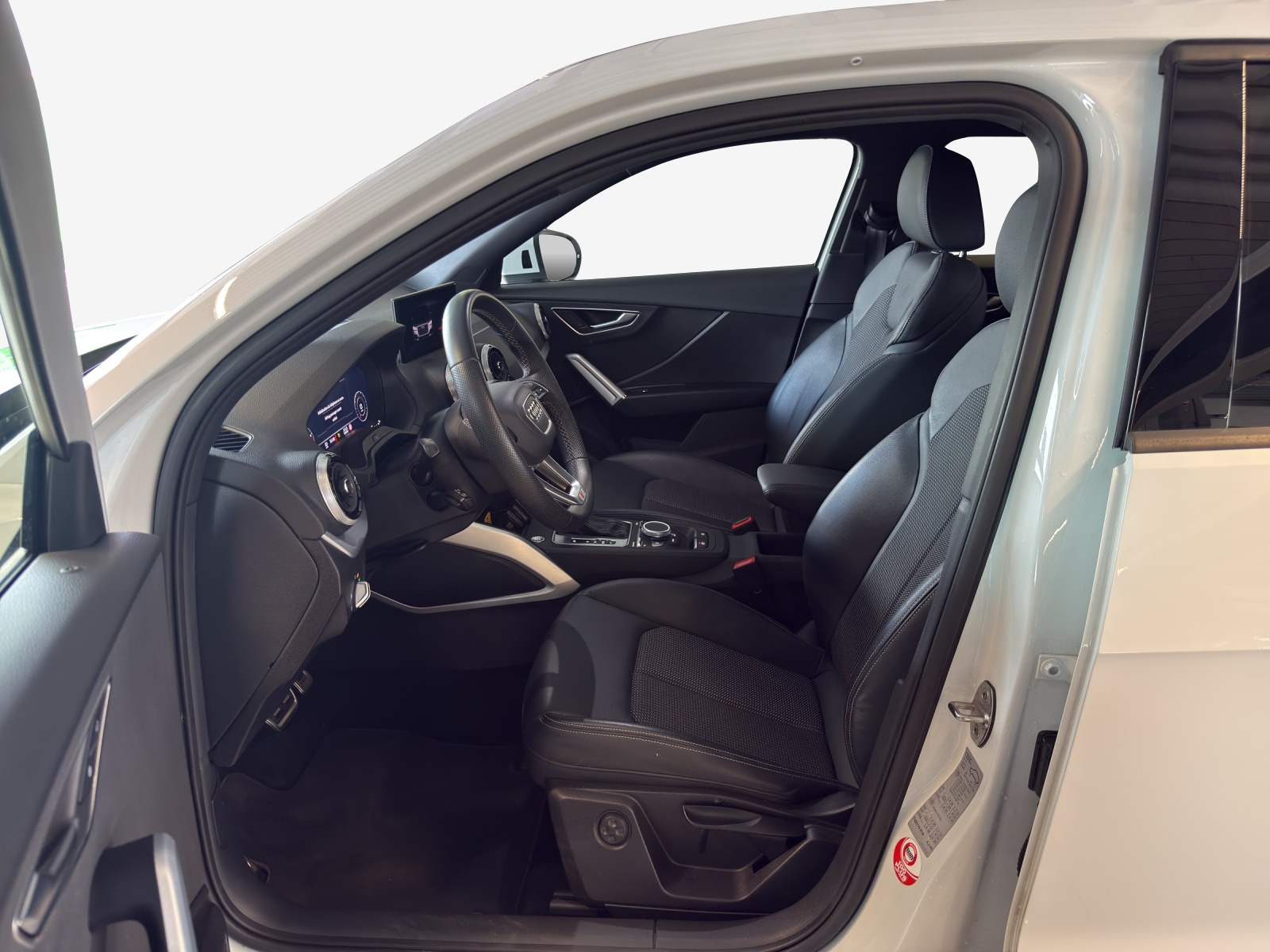 AUDI Q2 35 TFSI S line S-tronic-image-7