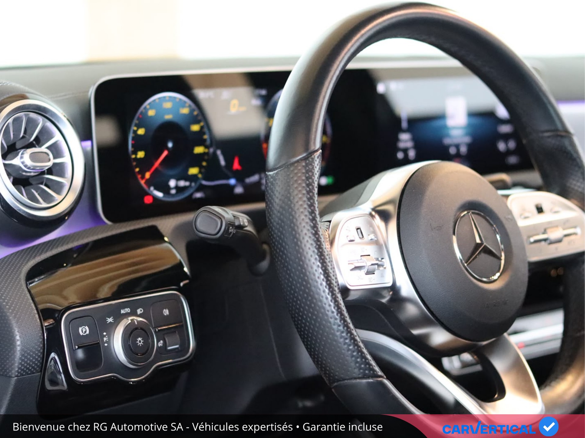 MERCEDES-BENZ A 200 AMG Line 7G-DCT-image-6