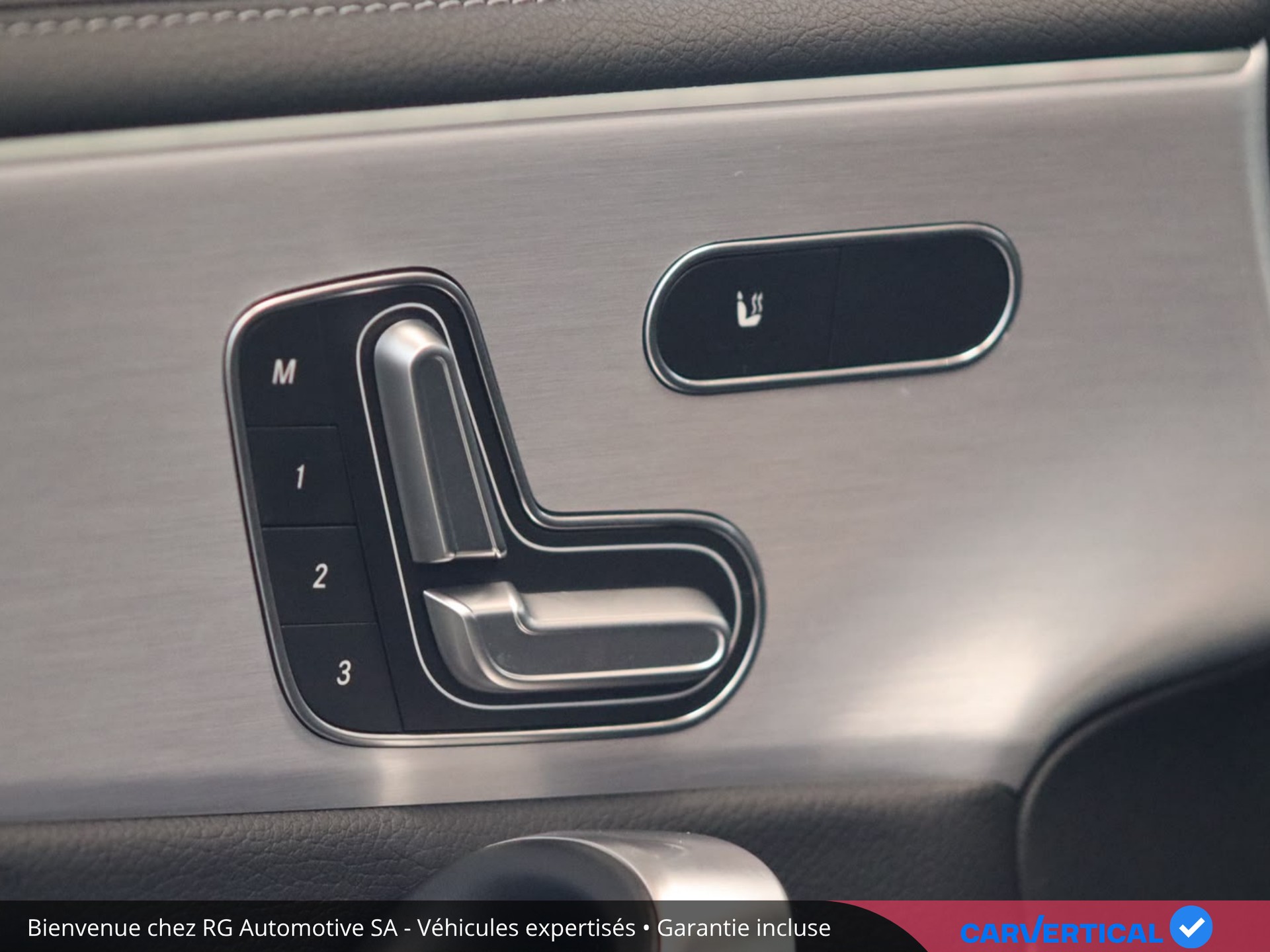 MERCEDES-BENZ A 200 AMG Line 7G-DCT-image-10