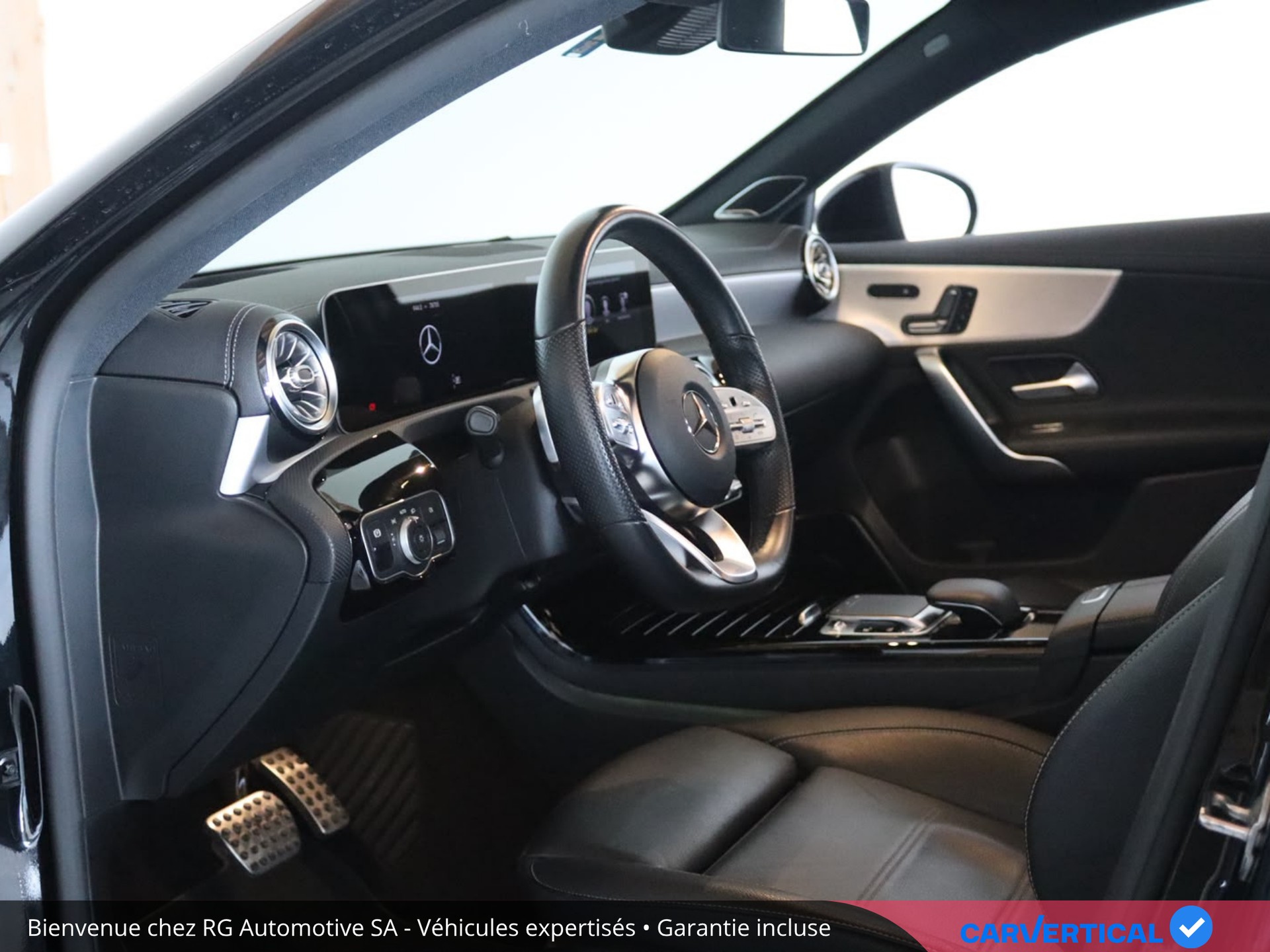 MERCEDES-BENZ A 200 AMG Line 7G-DCT-image-5