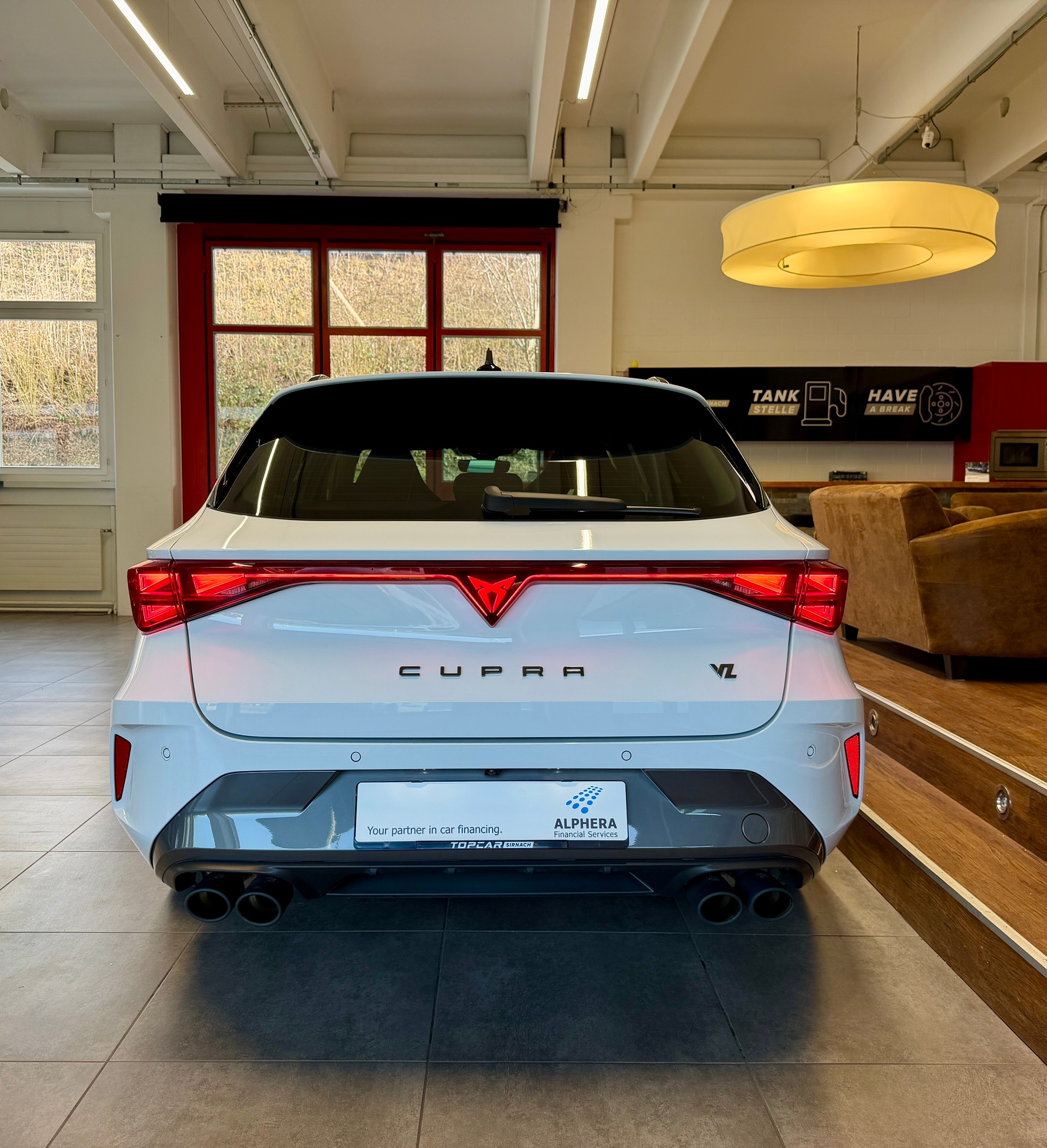 CUPRA LEON ST 2.0 TSI VZ DSG 4Drive-image-4