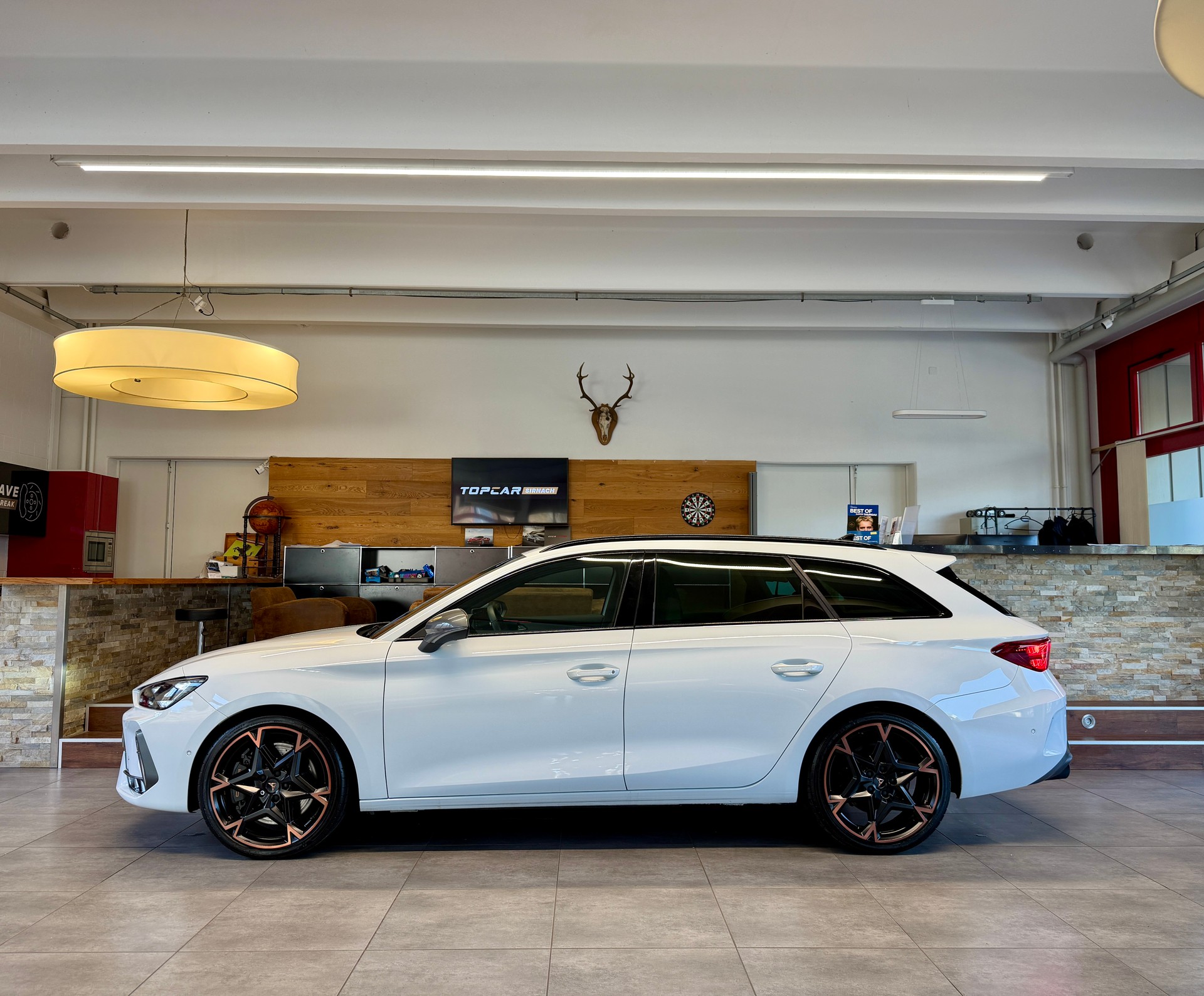 CUPRA LEON ST 2.0 TSI VZ DSG 4Drive-image-2