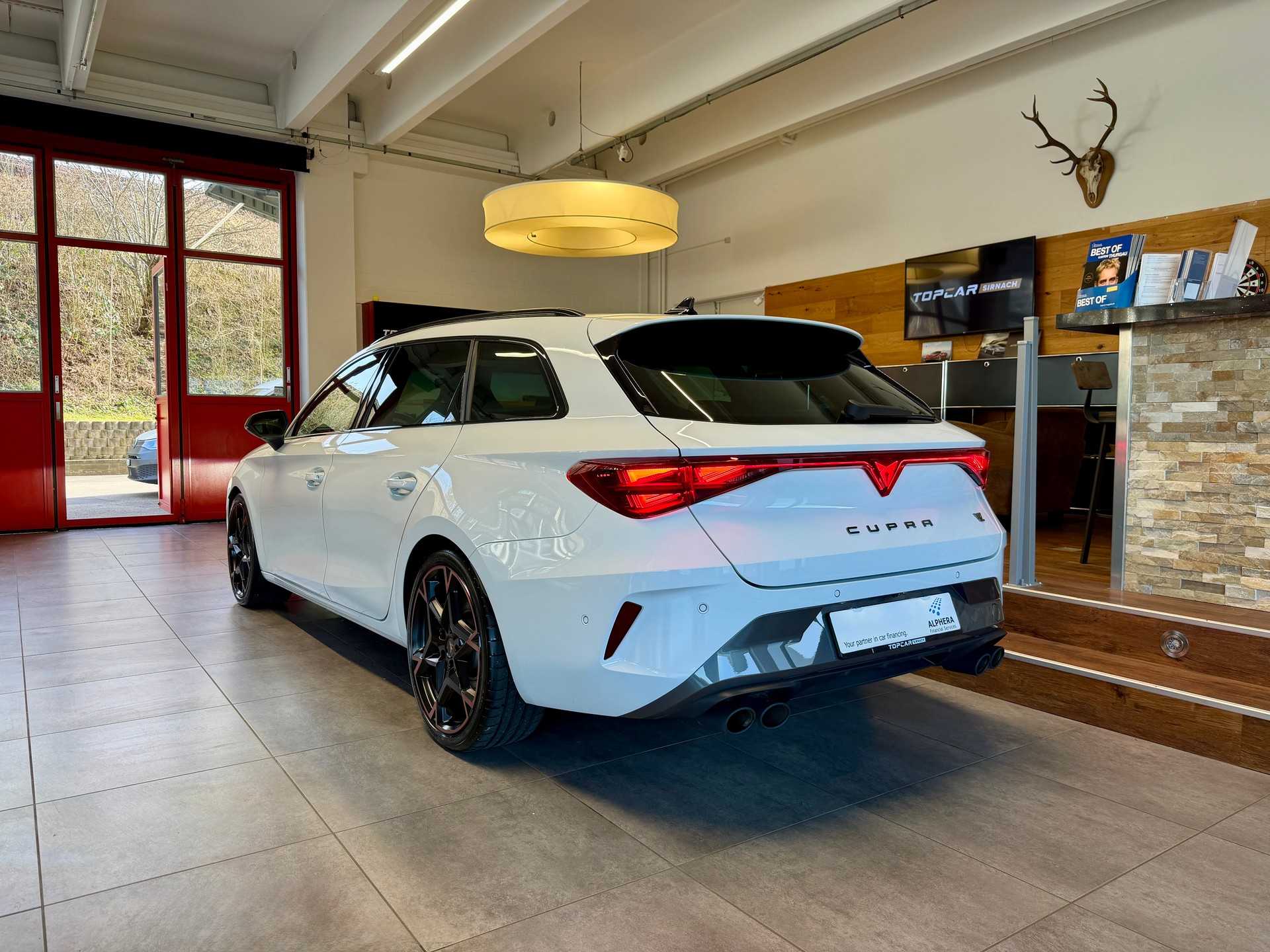 CUPRA LEON ST 2.0 TSI VZ DSG 4Drive-image-3