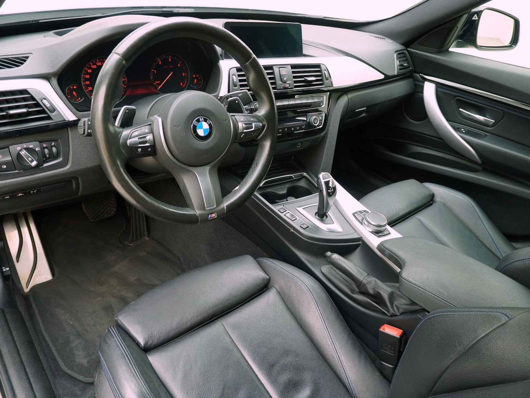 BMW 3er 320d xDrive M Sport Gran Turismo-image-9