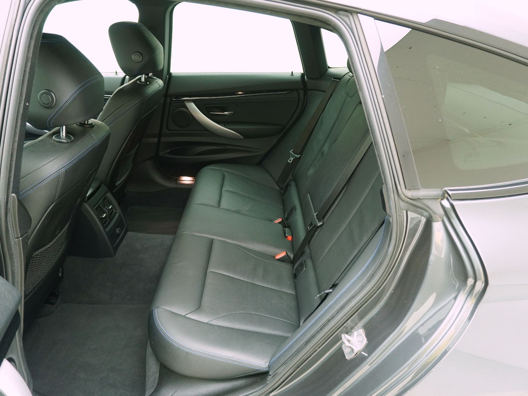 BMW 3er 320d xDrive M Sport Gran Turismo-image-10