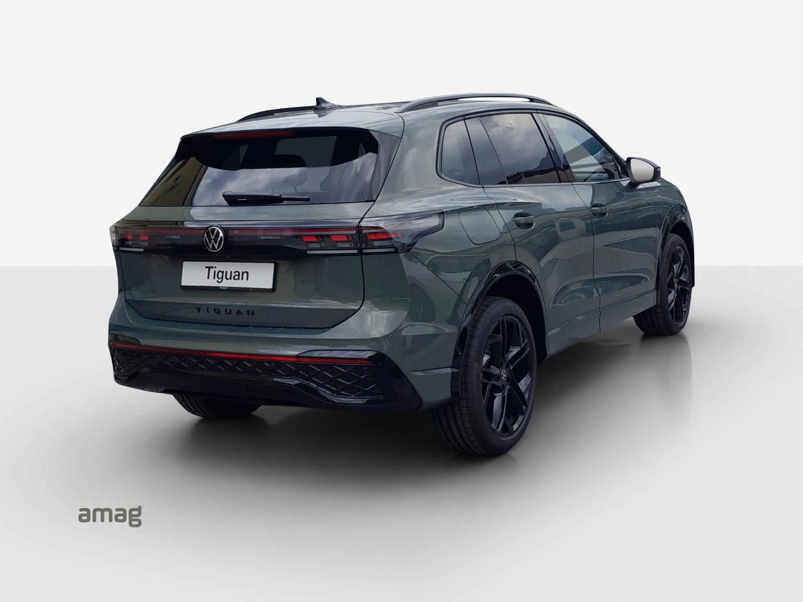 VW Tiguan 2.0 TSI DSG R-Line Plus 4Motion-image-4