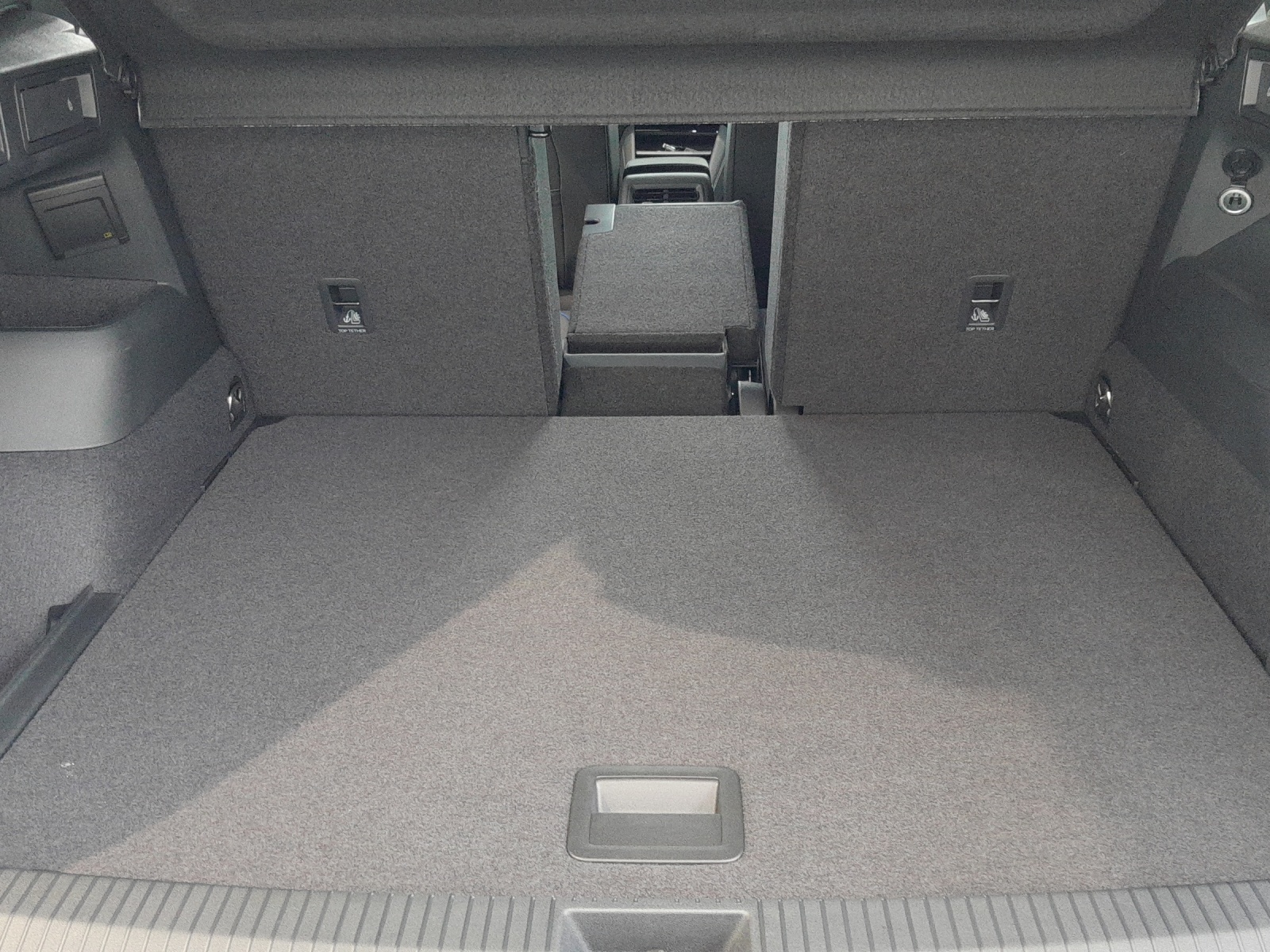 VW Tiguan 2.0 TSI DSG R-Line Plus 4Motion-image-12