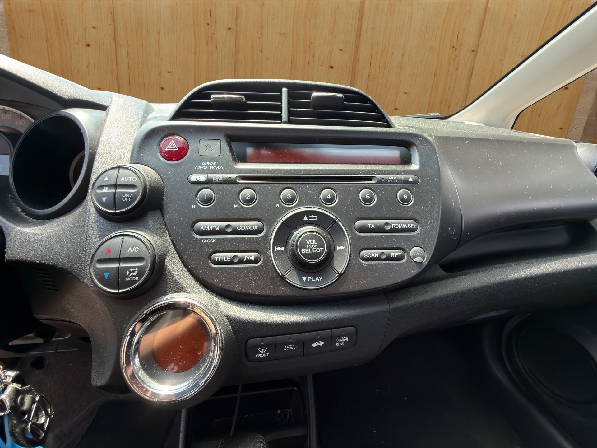 HONDA Jazz 1.4i Comfort Plus-image-15