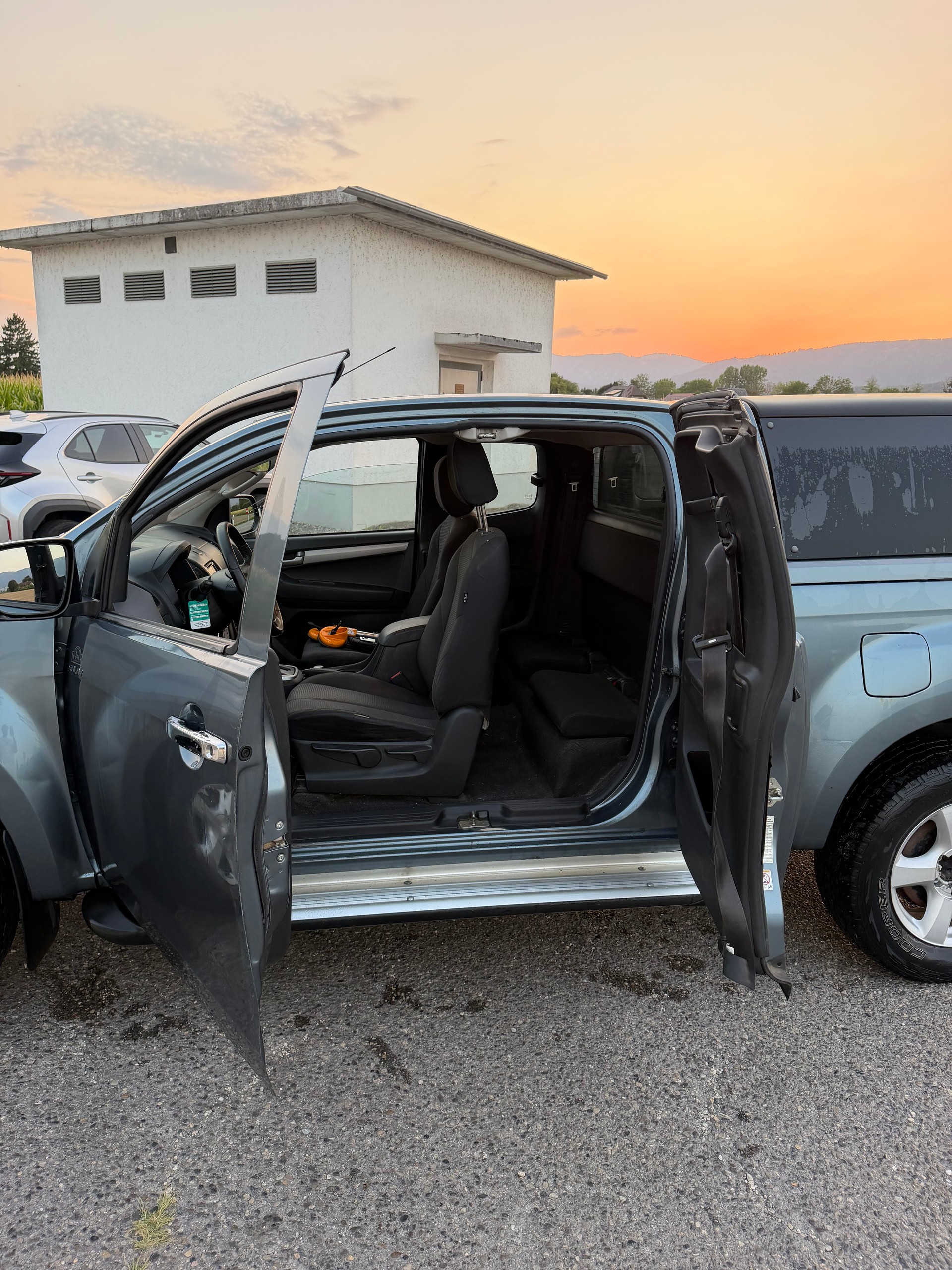 ISUZU D-MAX 2.5 SpaceCab Solar 4x4 A-image-3