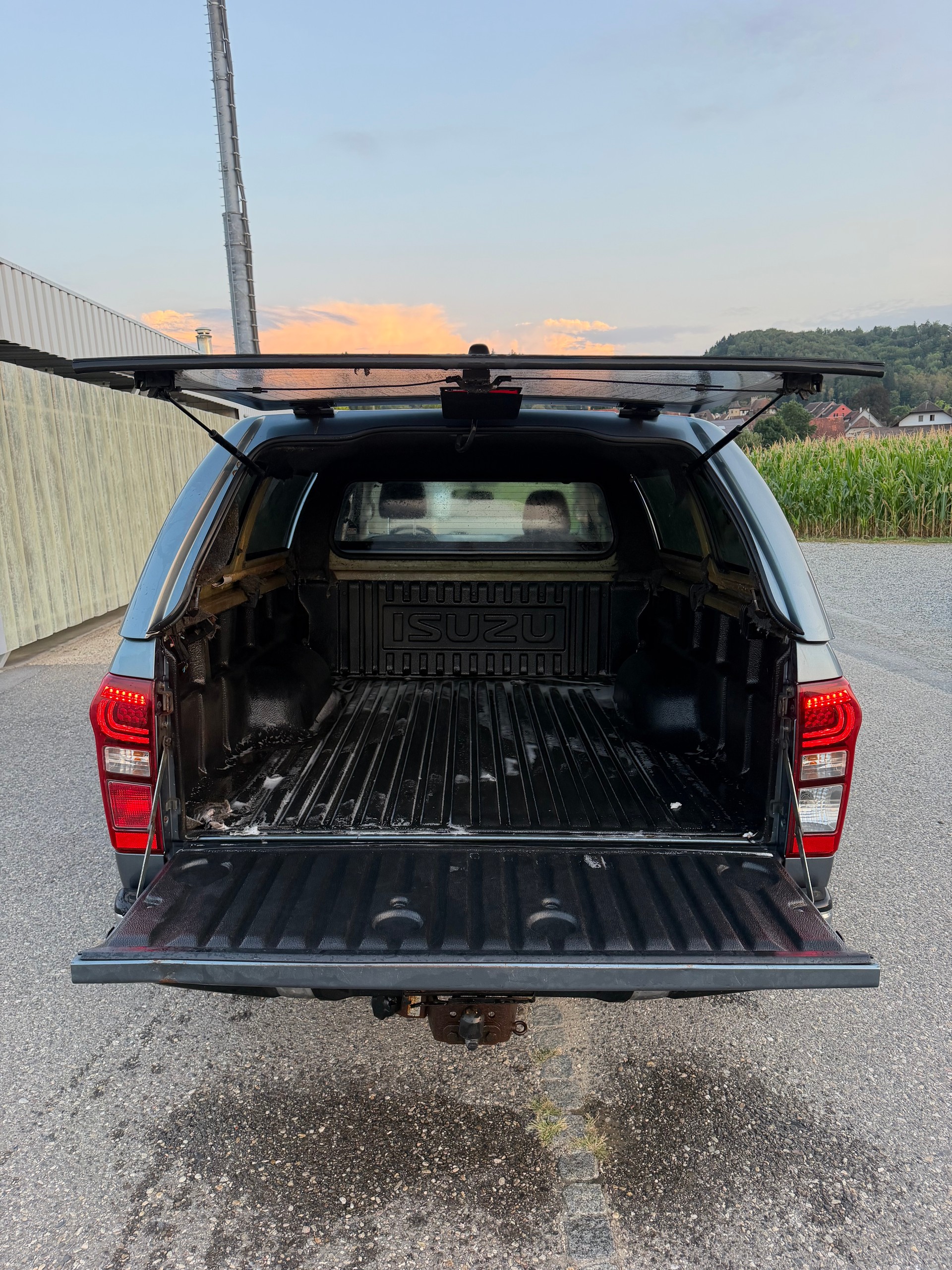 ISUZU D-MAX 2.5 SpaceCab Solar 4x4 A-image-10