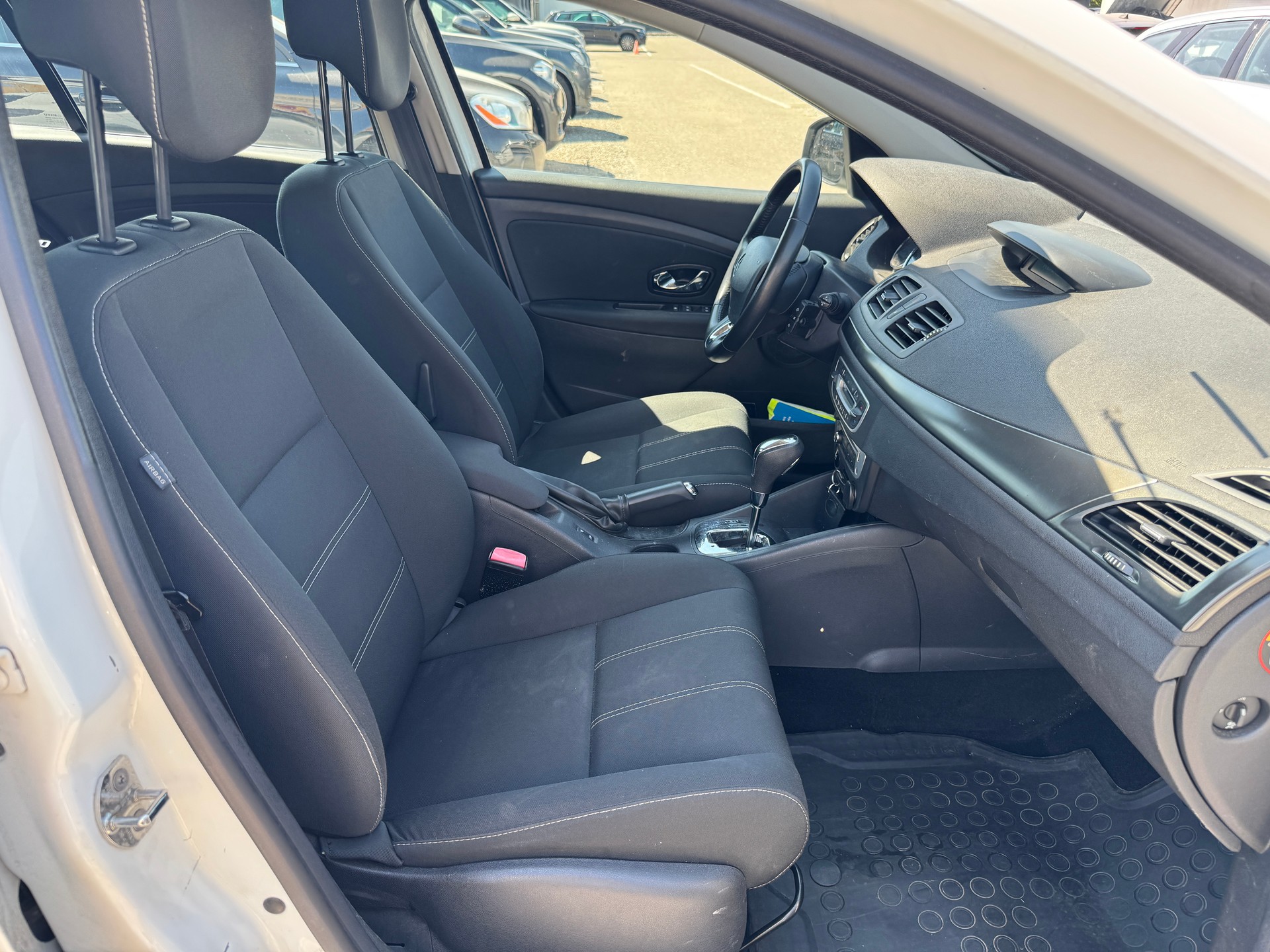 RENAULT Mégane Grandtour 1.5 dCi Expression EDC-image-11