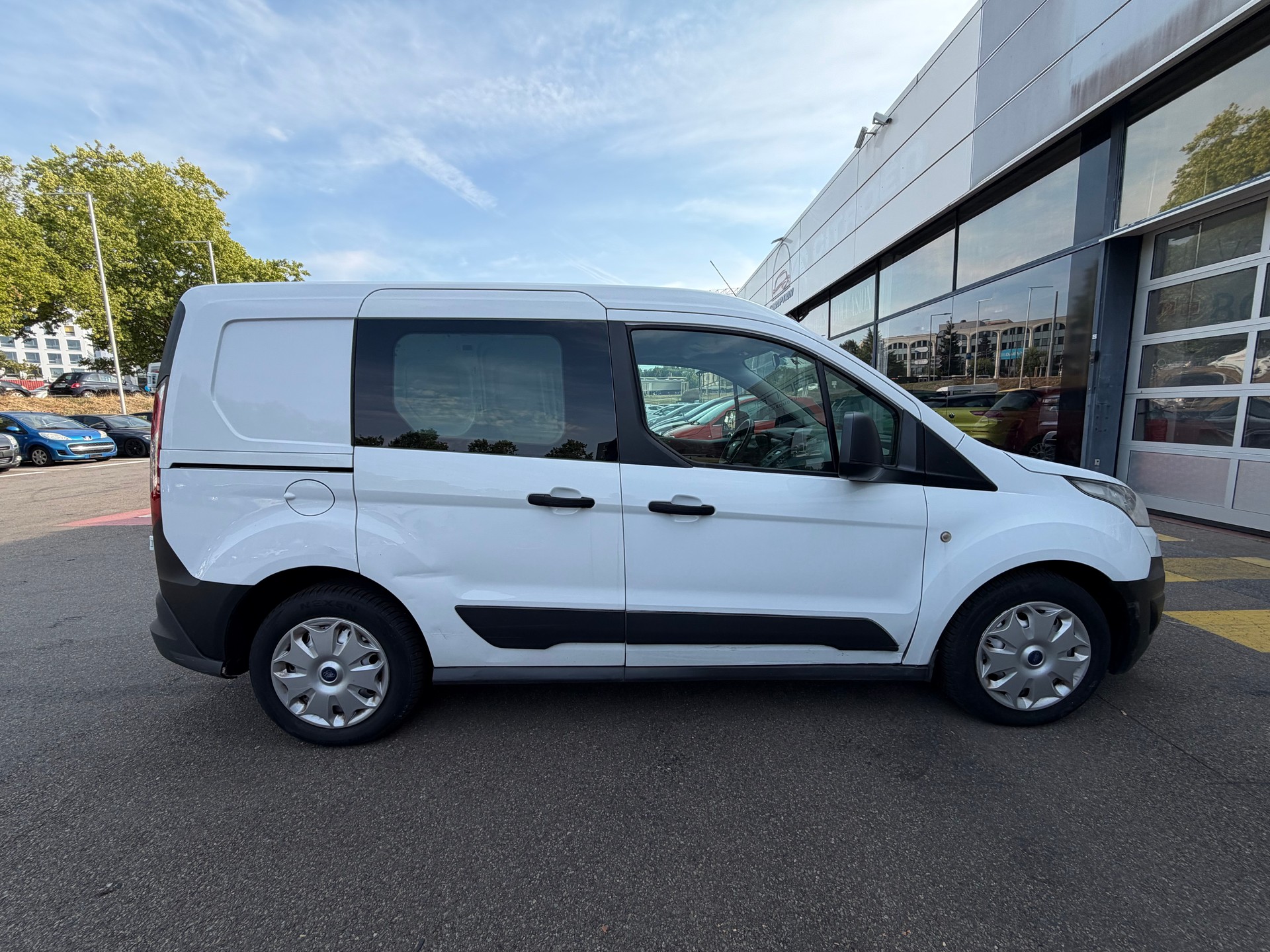 FORD Transit Connect Van T220 1.5 TDCi Ambiente-image-5