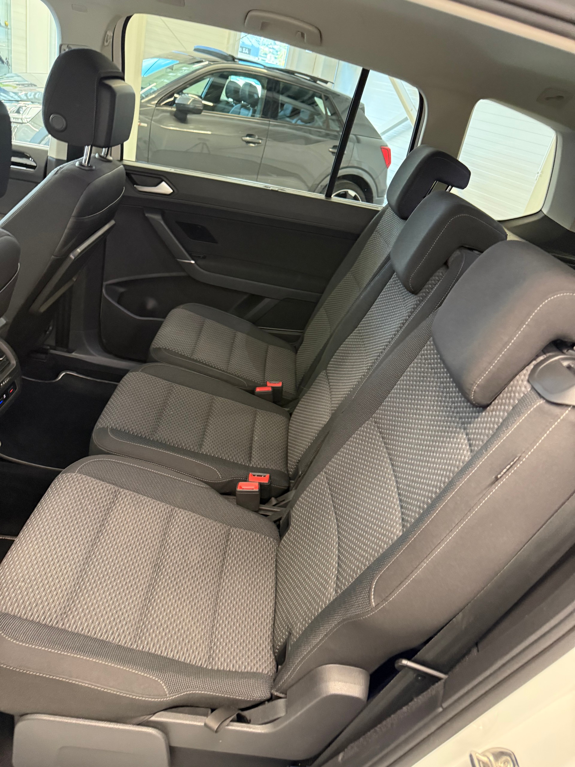 VW Touran 2.0 TDI 7 places BlueMotion Technology Comfortline DSG-image-13