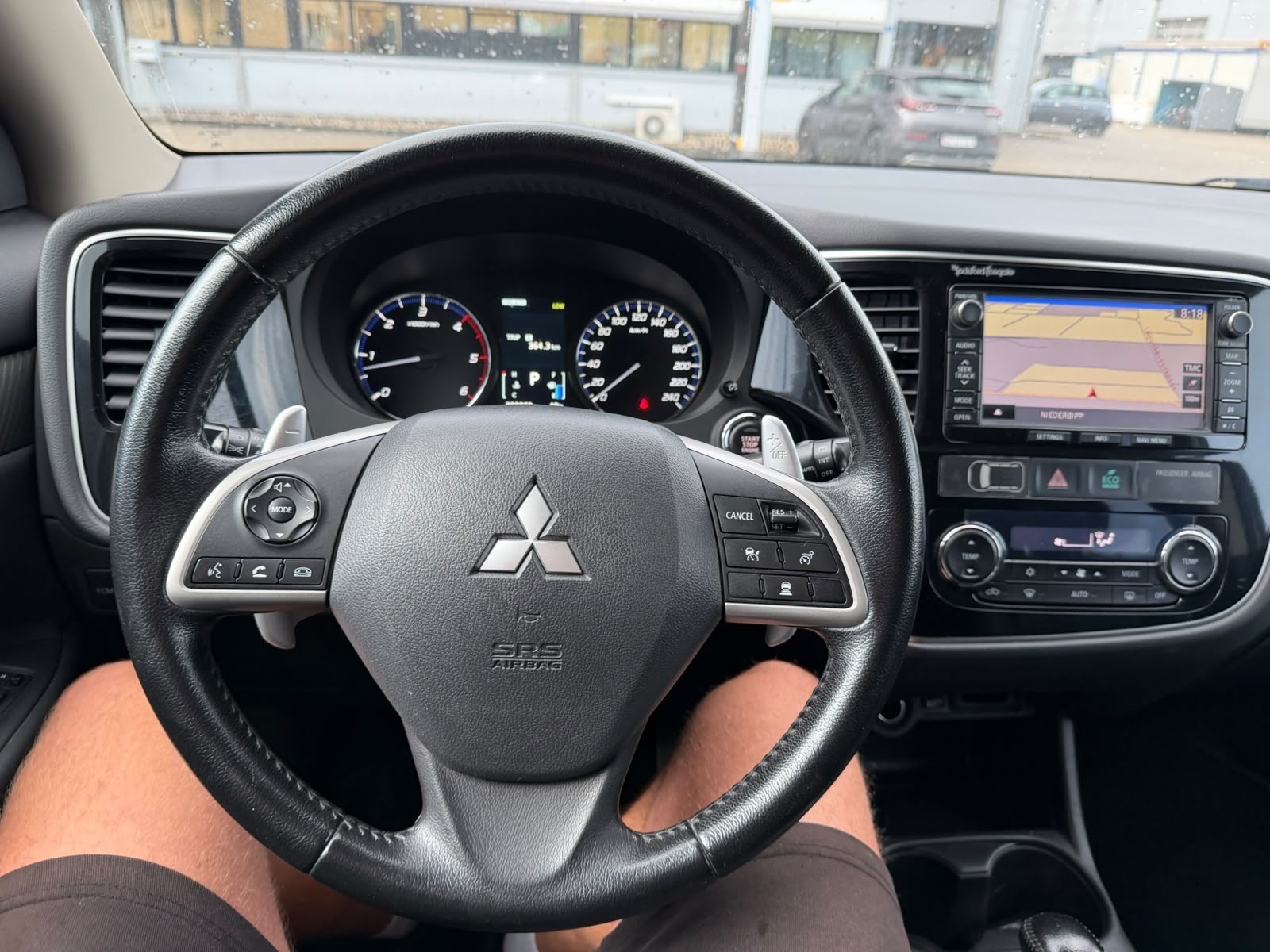 MITSUBISHI Outlander 2.2 DID Navigator Safety 4WD Automatic-image-18