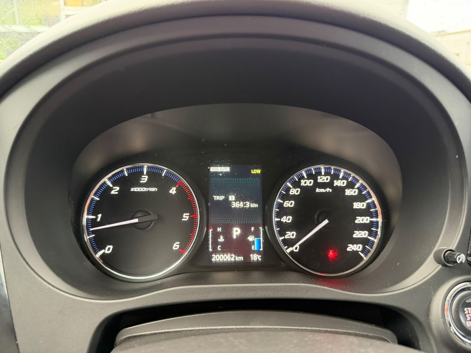 MITSUBISHI Outlander 2.2 DID Navigator Safety 4WD Automatic-image-17