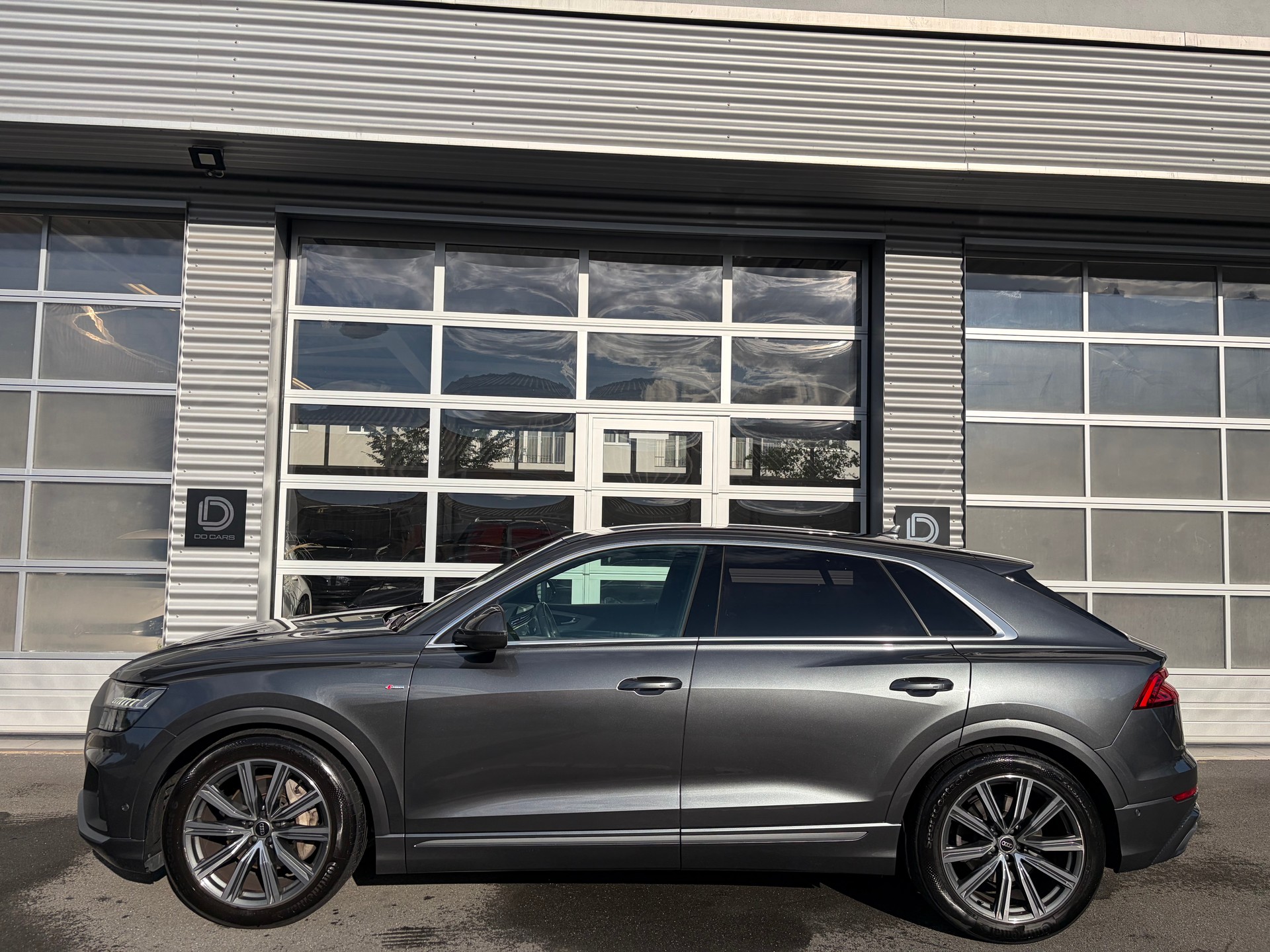 AUDI Q8 55 TFSI quattro tiptronic-image-0